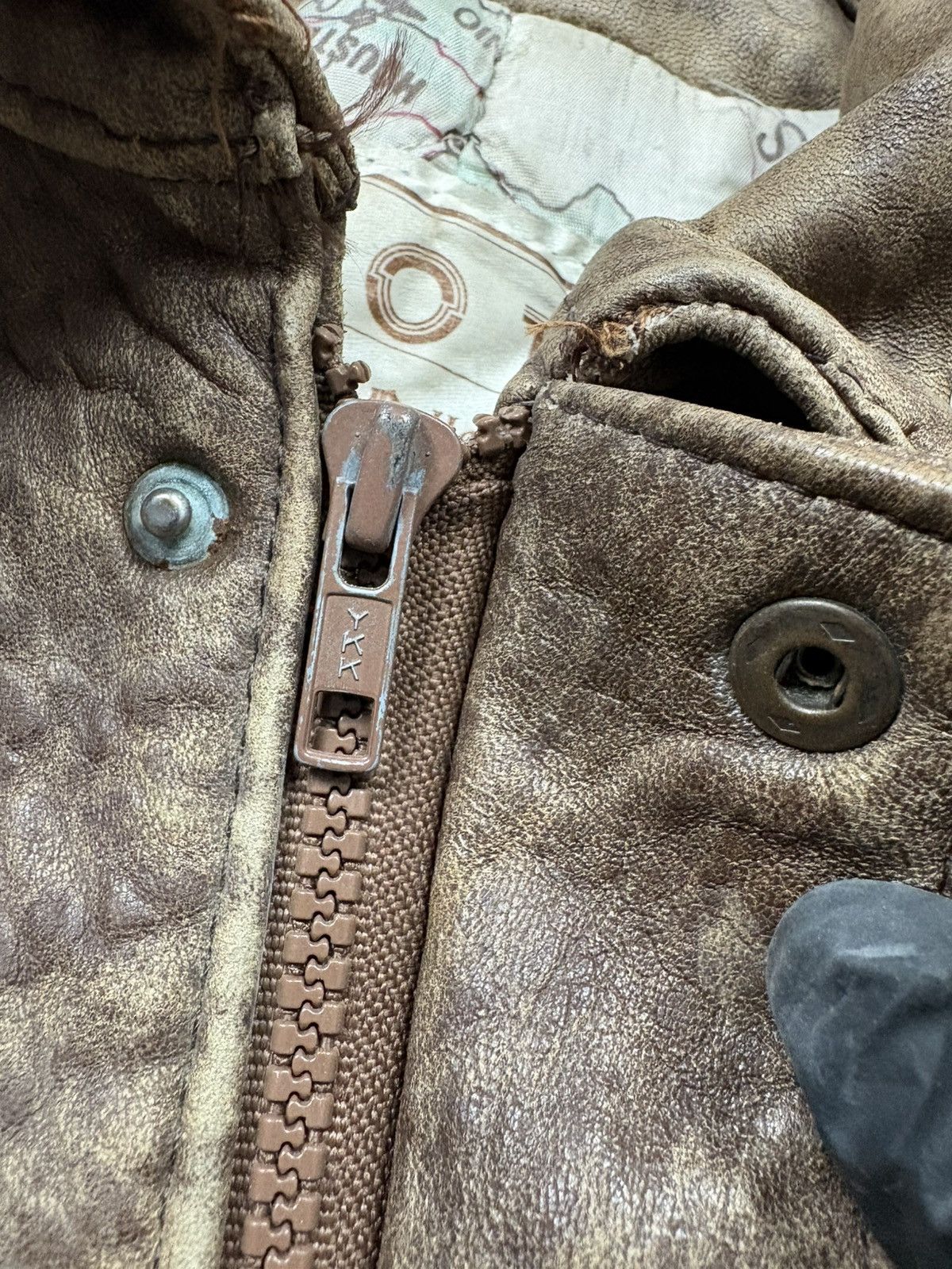 Leather Vintage A2 Distressed Leather Bomber Flight Jacket USA Patch Size US M / EU 48-50 / 2 - 15 Thumbnail