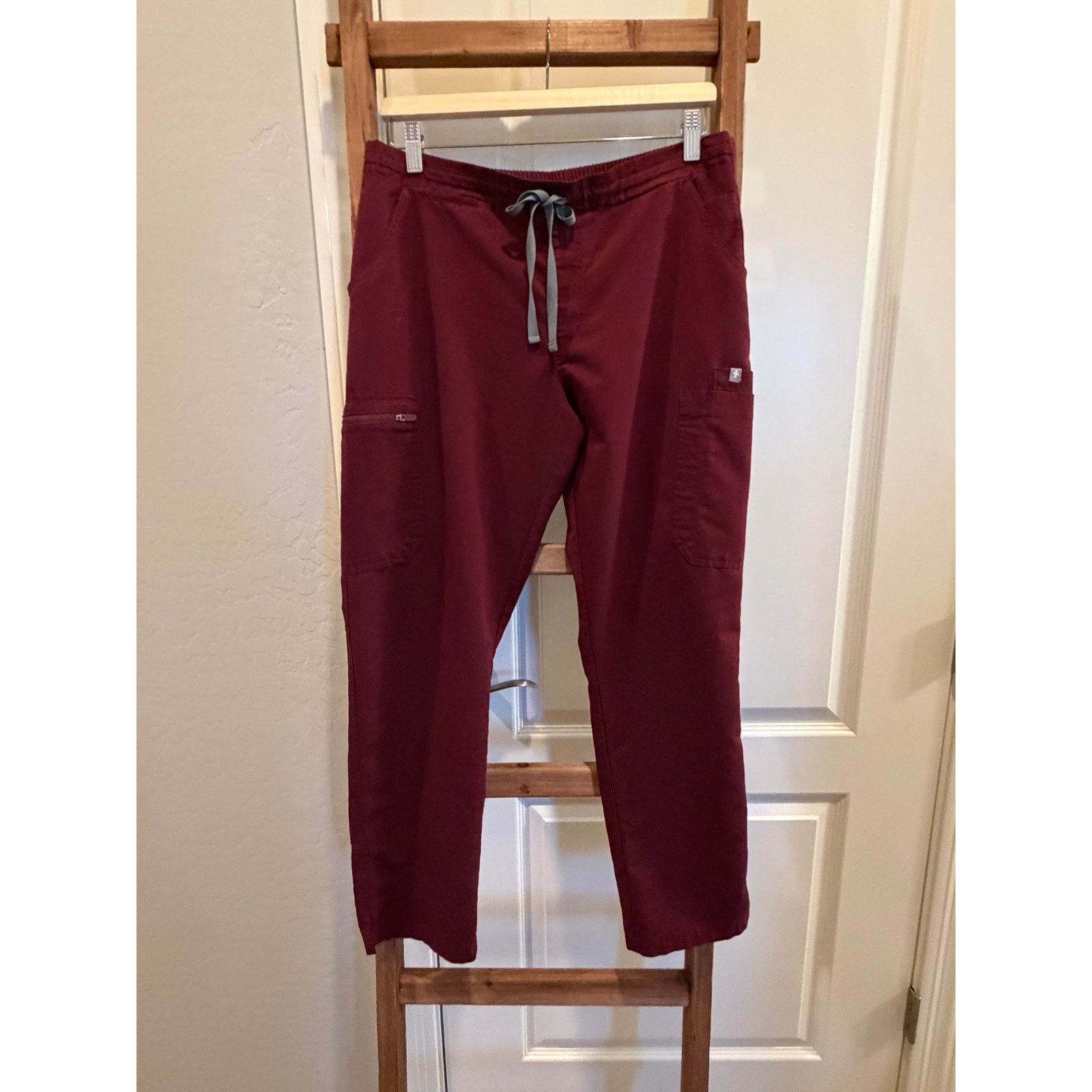 Unowned Womens Figs TW2000P Yola Skinny Scrub Pants Burgundy-Medium Size 30" / US 8 / IT 44 - 1 Thumbnail