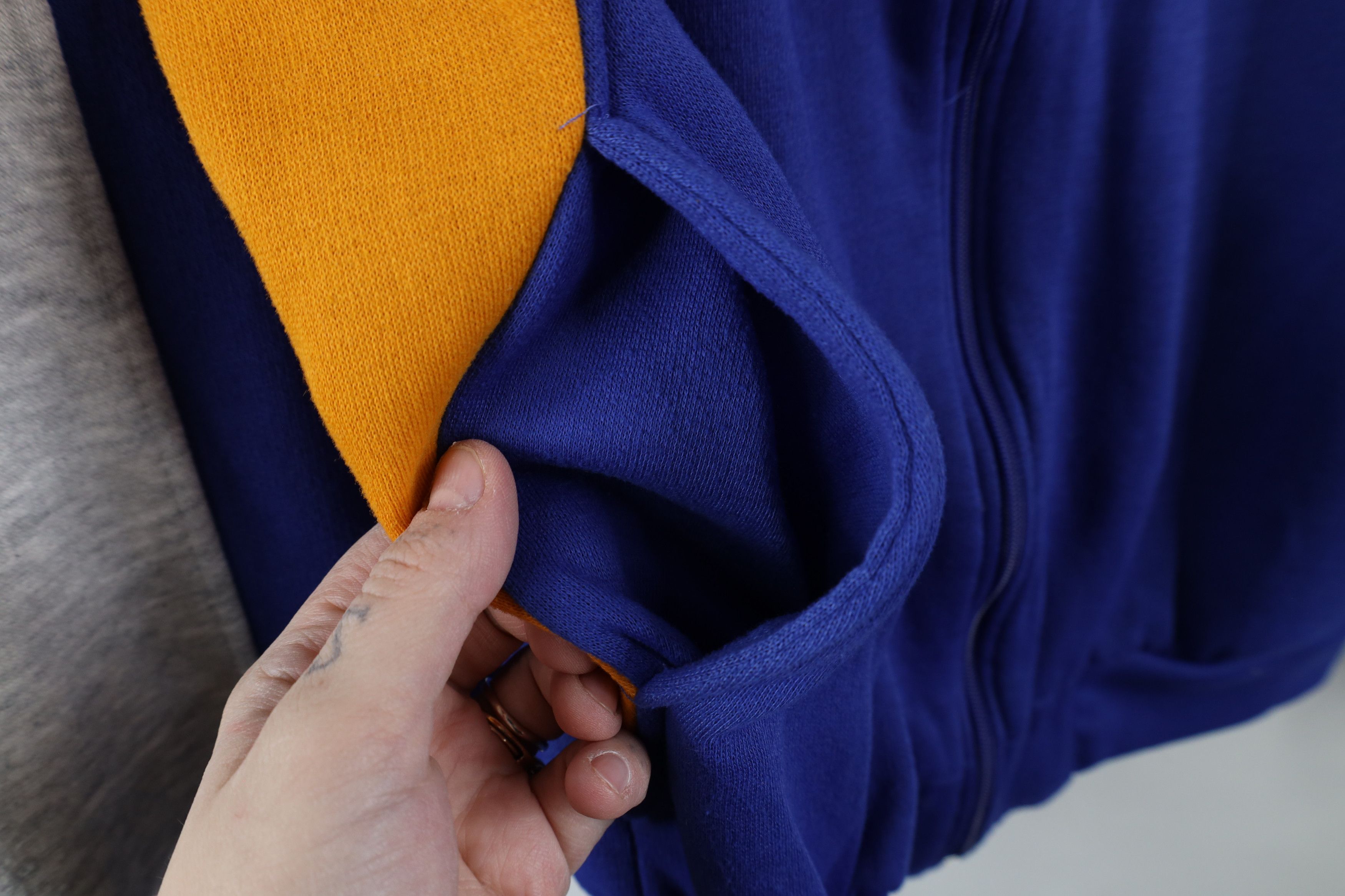 Vintage Vintage 90s Streetwear Faded Block Warm Up Track Jacket Size US L / EU 52-54 / 3 - 5 Thumbnail