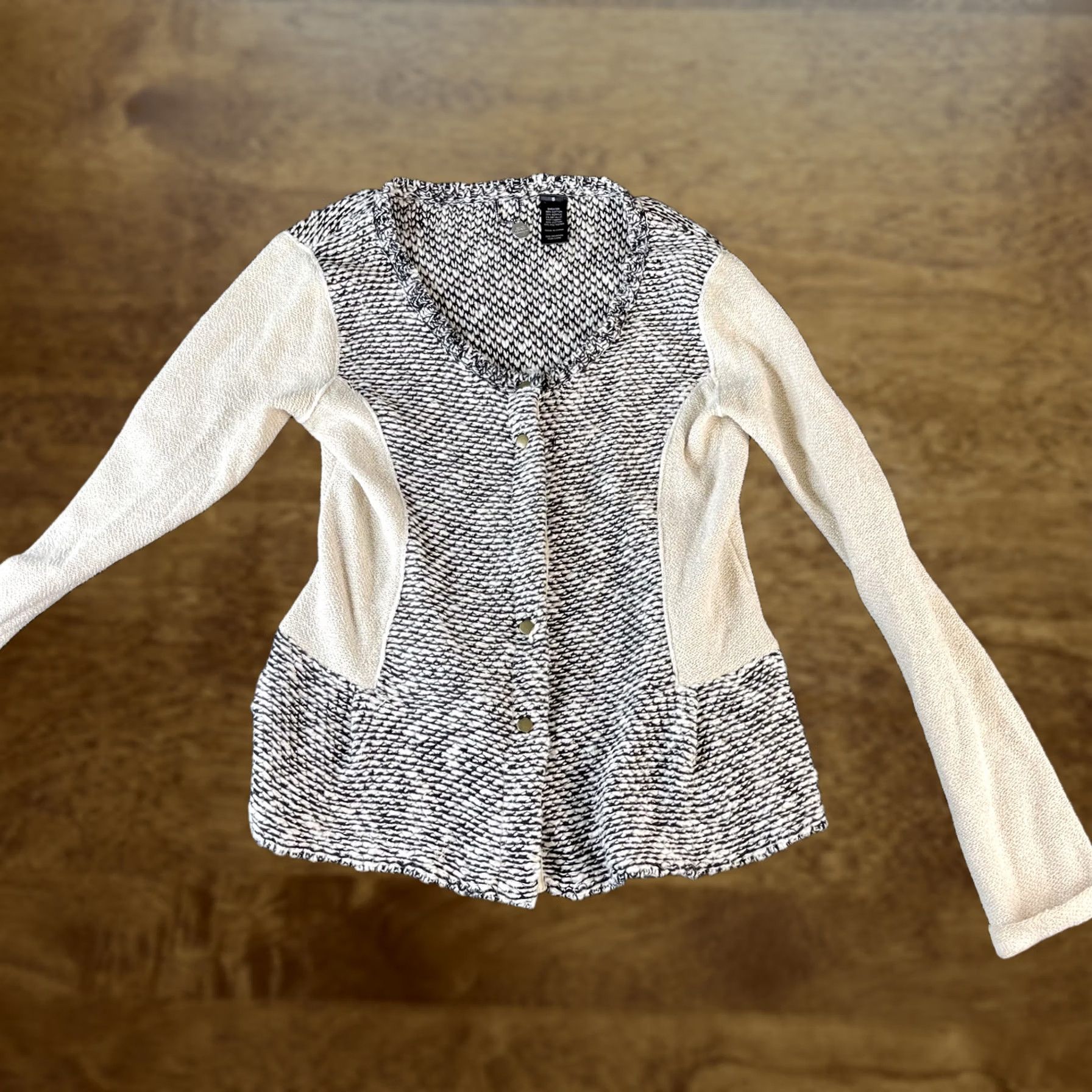 BKE BKE Boutique Sweater Cardigan Womens Small Black White Beige Knit Metallic Button Front Scoop Neck Long Sleeve Multicolor Knit Size S / US 4 / IT 40 - 1 Thumbnail