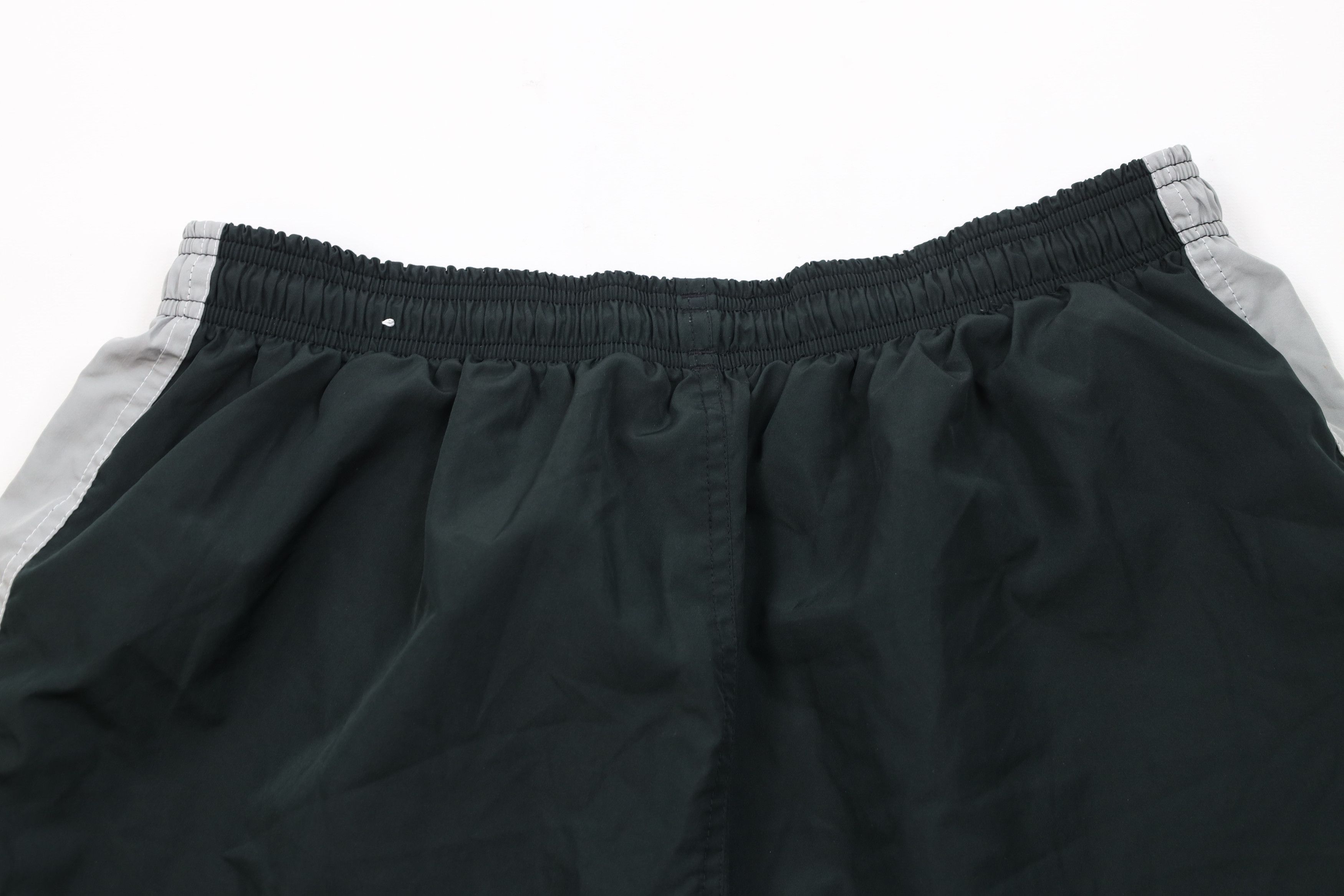 Reebok × Vintage Vintage 90s Reebok Block Lined Above Knee Shorts Black Size US 36 / EU 52 - 12 Thumbnail