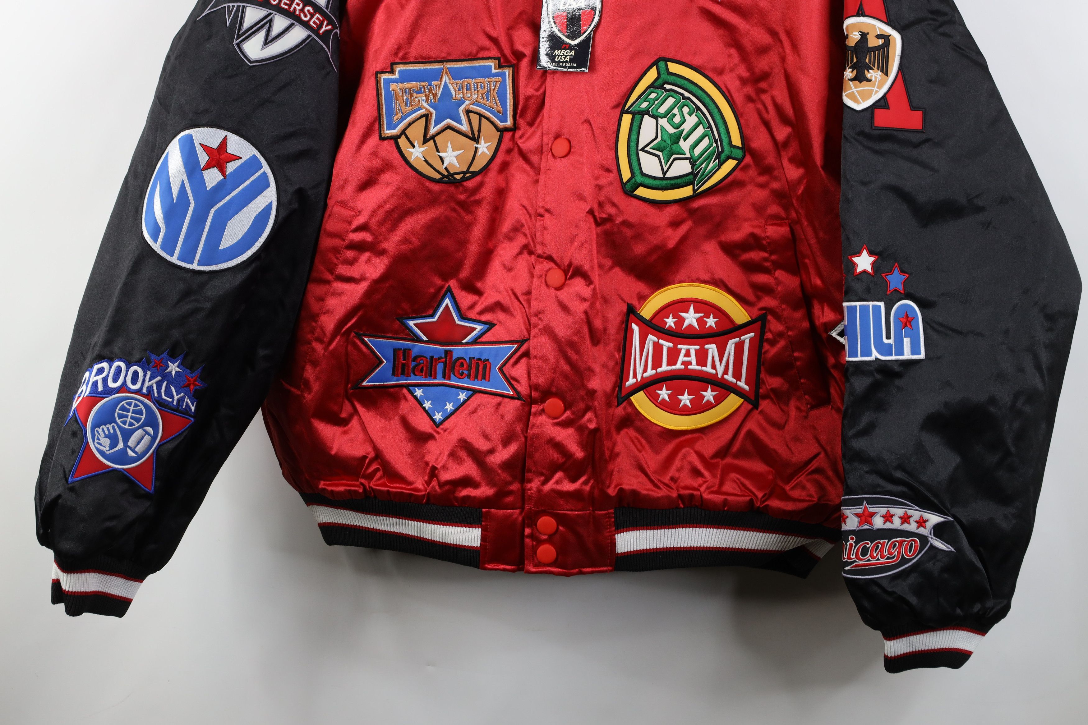 Vintage Deadstock Vintage 90s Quilted Satin Bomber Jacket Red Size US XXL / EU 58 / 5 - 3 Thumbnail