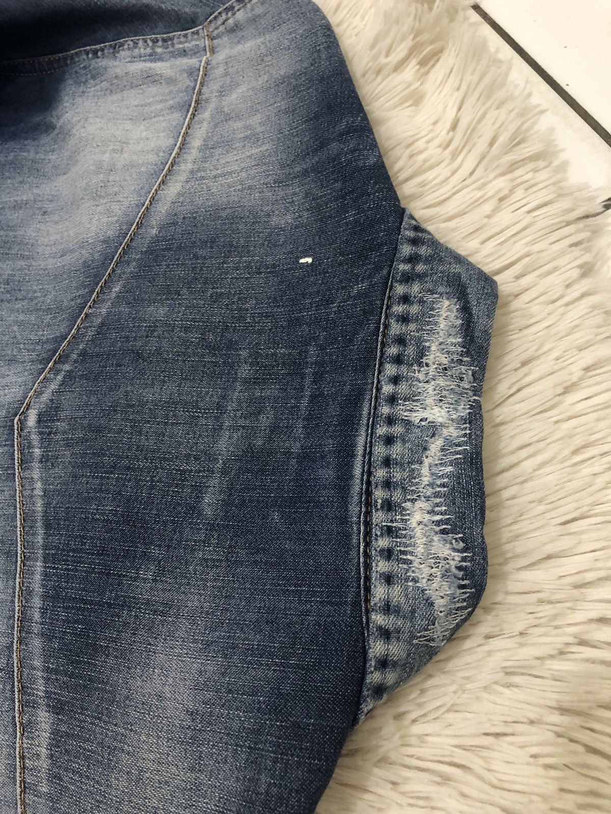 Dsquared2 Dsquared2 Distressed Denim Shirt Size US S / EU 44-46 / 1 - 14 Thumbnail