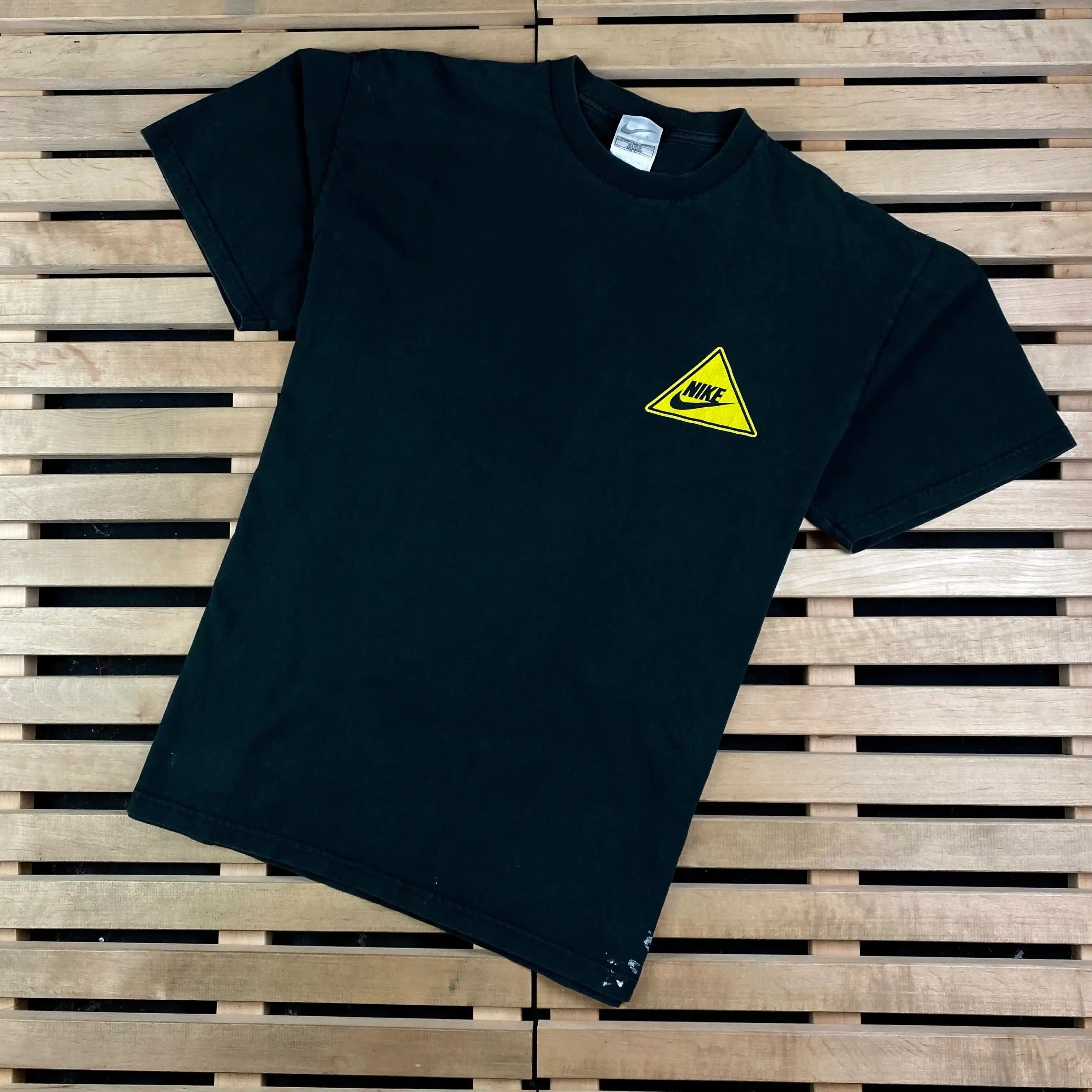 Nike × Vintage Mens Vintage T Shirt Nike Size L USA Size US L / EU 52-54 / 3 - 1 Thumbnail