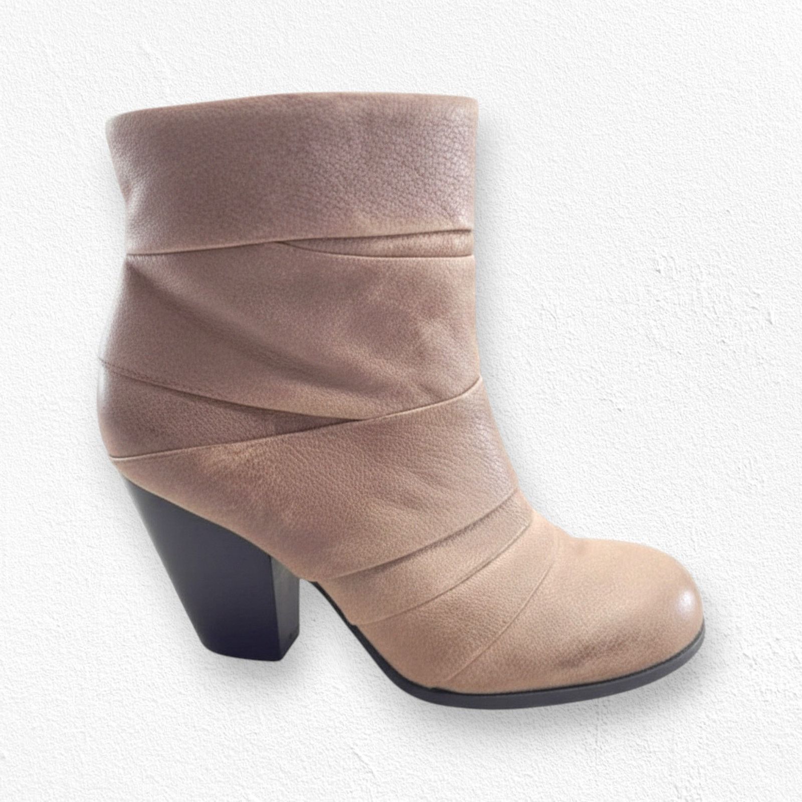 Vince Camuto Vince Camuto Tan Leather Slouch Western Booties Size 5.5 Size US 5.5 / IT 35.5 - 1 Thumbnail