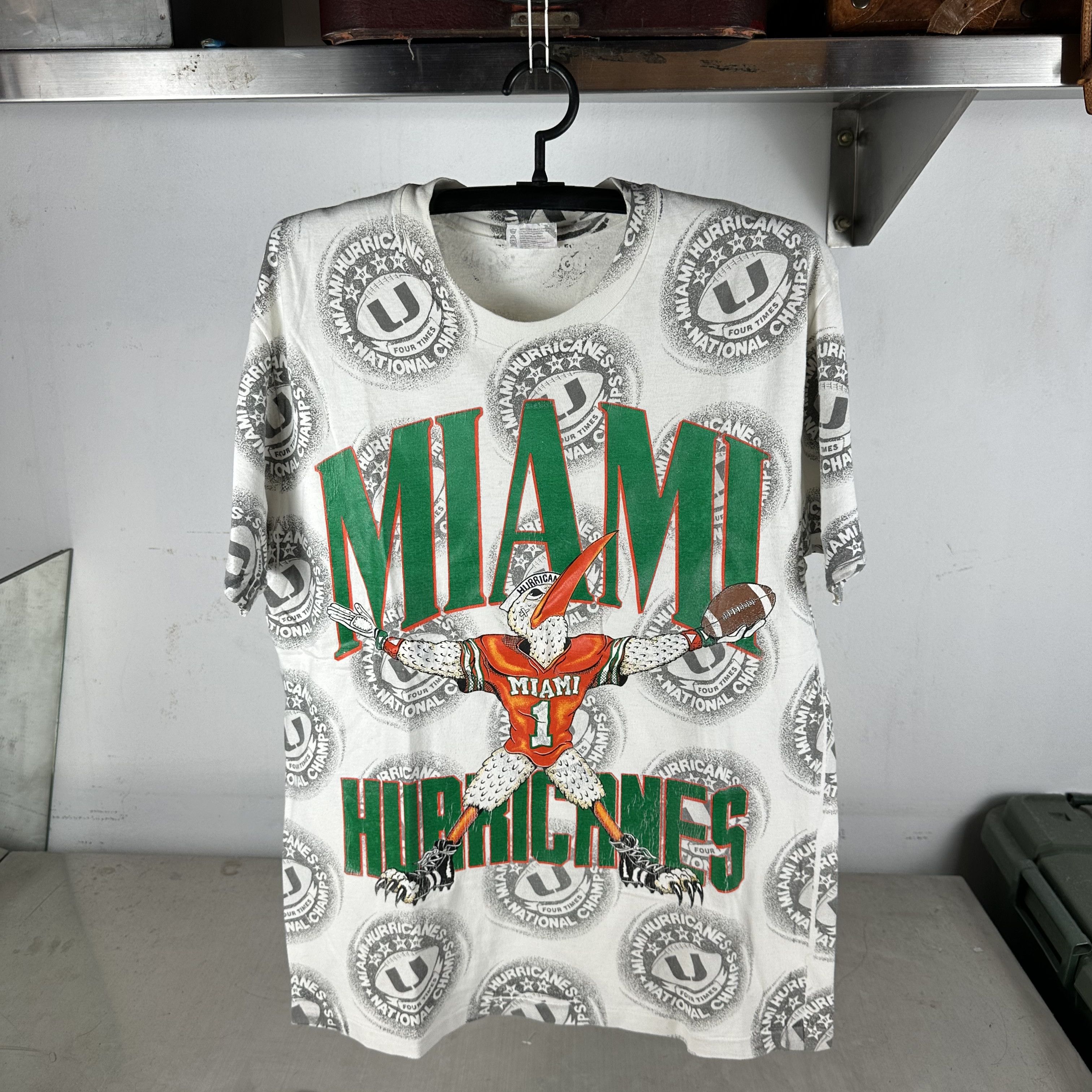 Vintage 90s Miami Hurricanes NCAA Football Champions AOP T-shirt Size US L / EU 52-54 / 3 - 1 Thumbnail