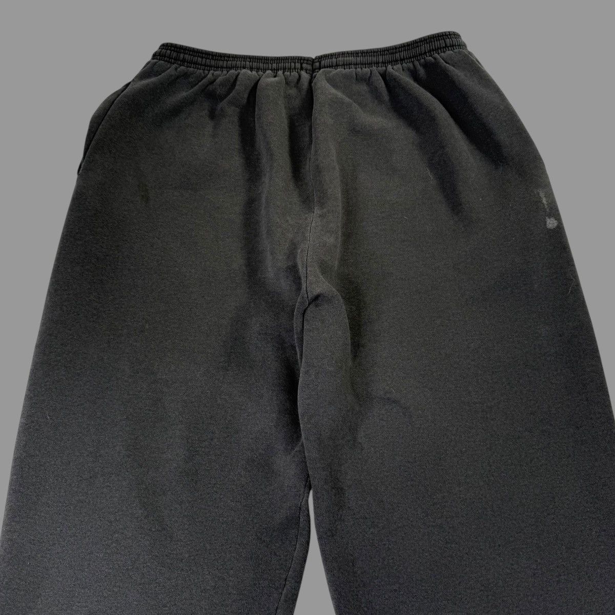 Hanes × Vintage Vintage faded black blank Hanes sweatpants Size US 32 / EU 48 - 3 Thumbnail