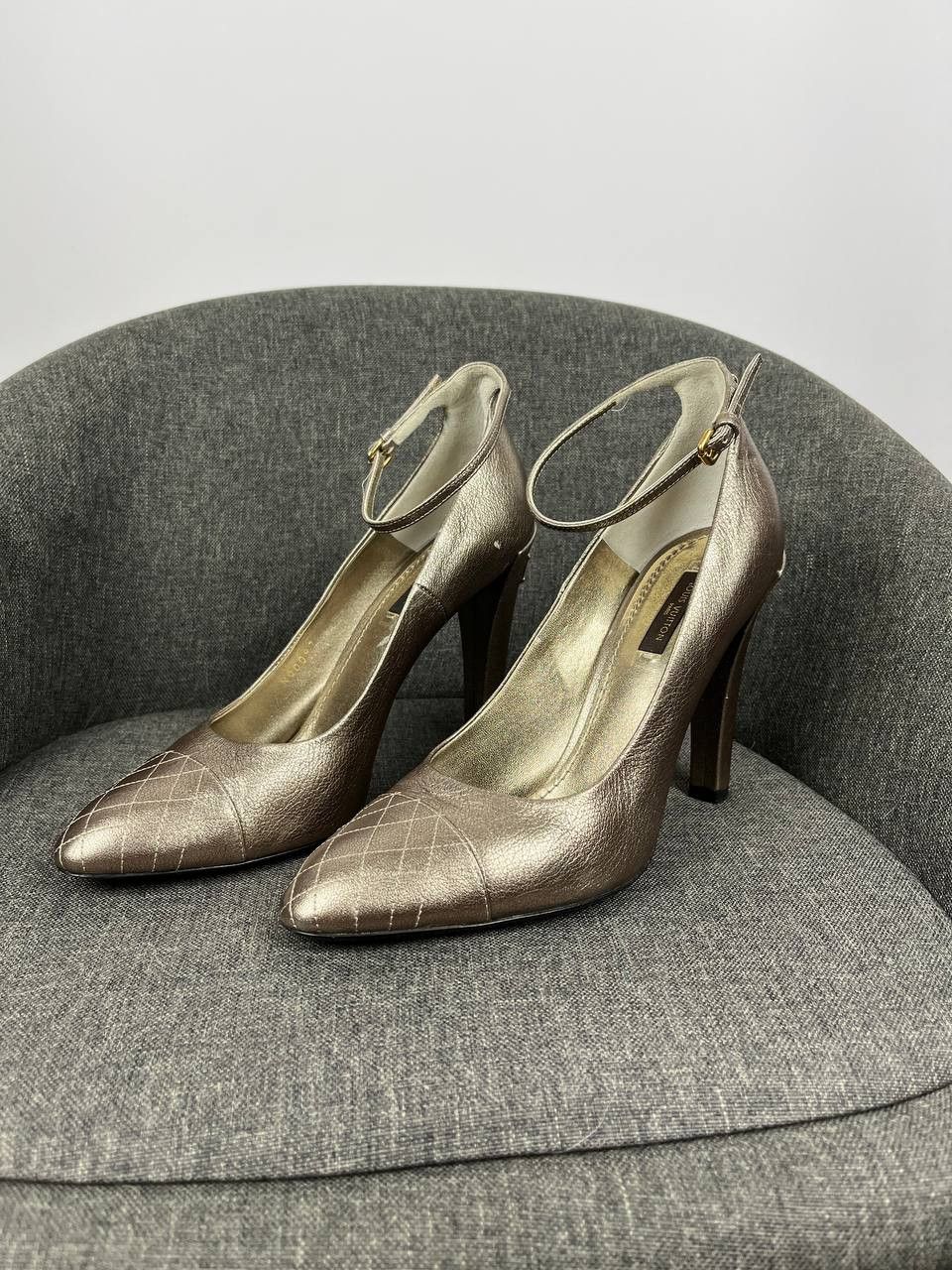 Louis Vuitton Leather pump with ankle strap Louis Vuitton Size US 6.5 / IT 36.5 - 1 Thumbnail