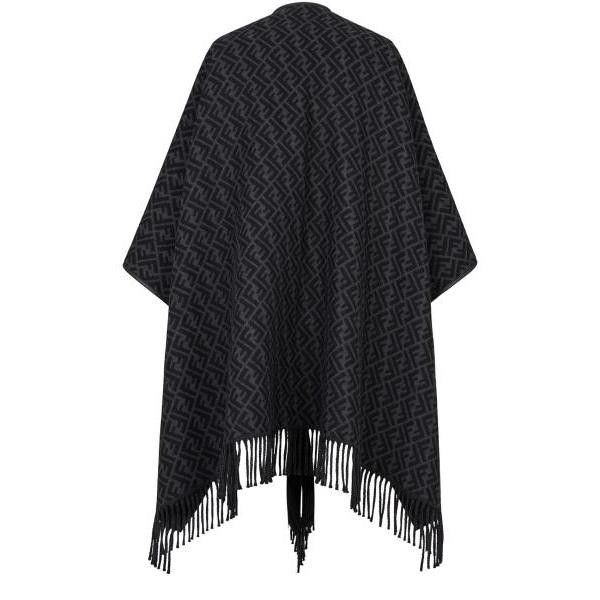 Fendi o1loc1c0824 Size: OS / Poncho in Black Size S / US 4 / IT 40 - 1 Preview
