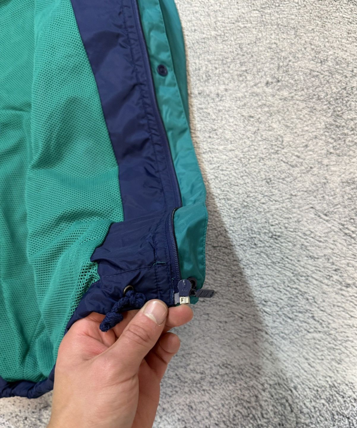 Nike Nike Vintage Windbreaker Jacket Men M Hooded Nylon Retro 90s Size US M / EU 48-50 / 2 - 8 Thumbnail