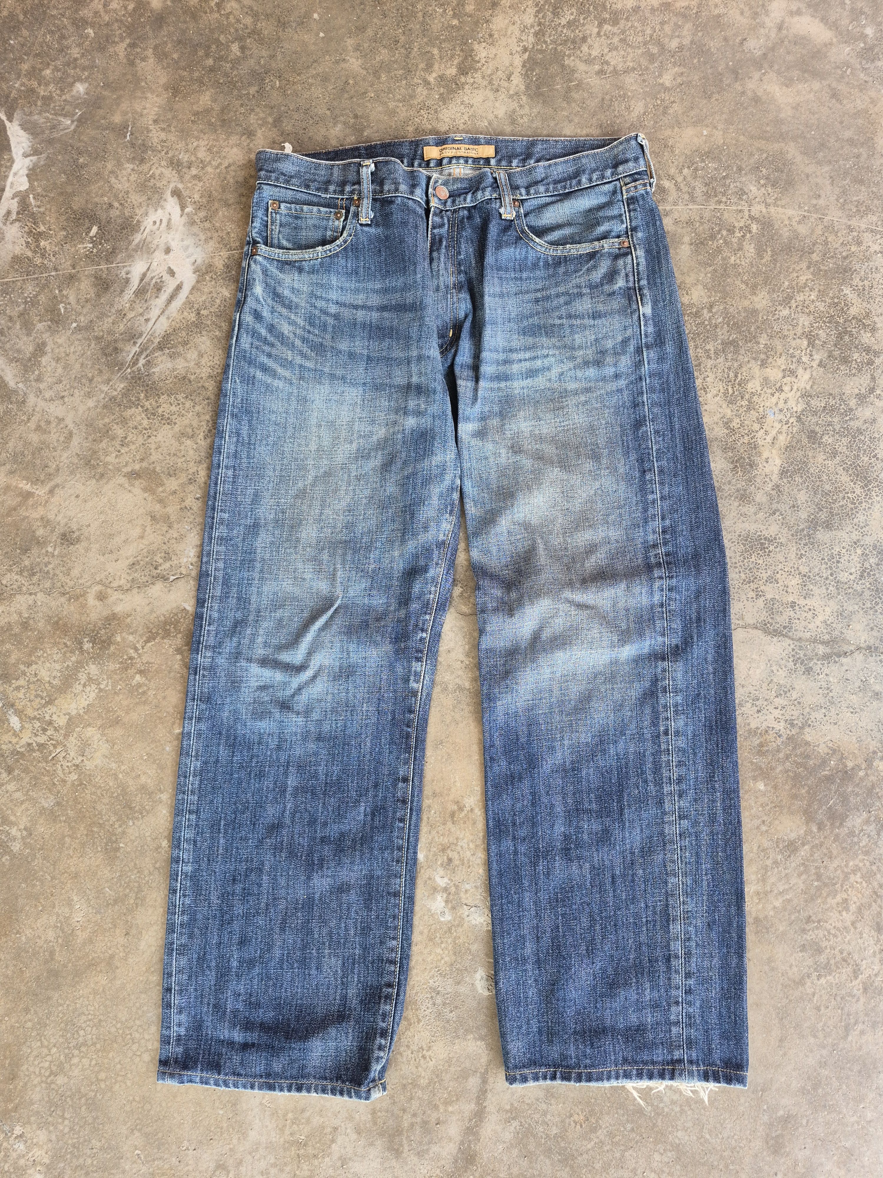 Uniqlo 🔥 Uniqlo Easy Fit Straight Jeans Denim Size US 35 - 1 Thumbnail