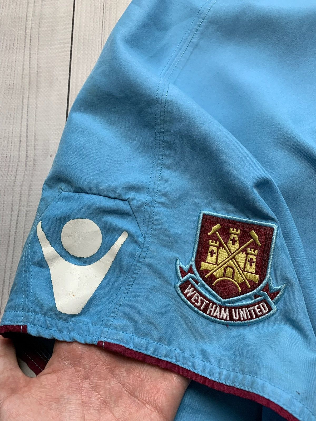 Vintage Vintage West Ham soccer shorts size S blue logo Size US 30 / EU 46 - 2 Thumbnail