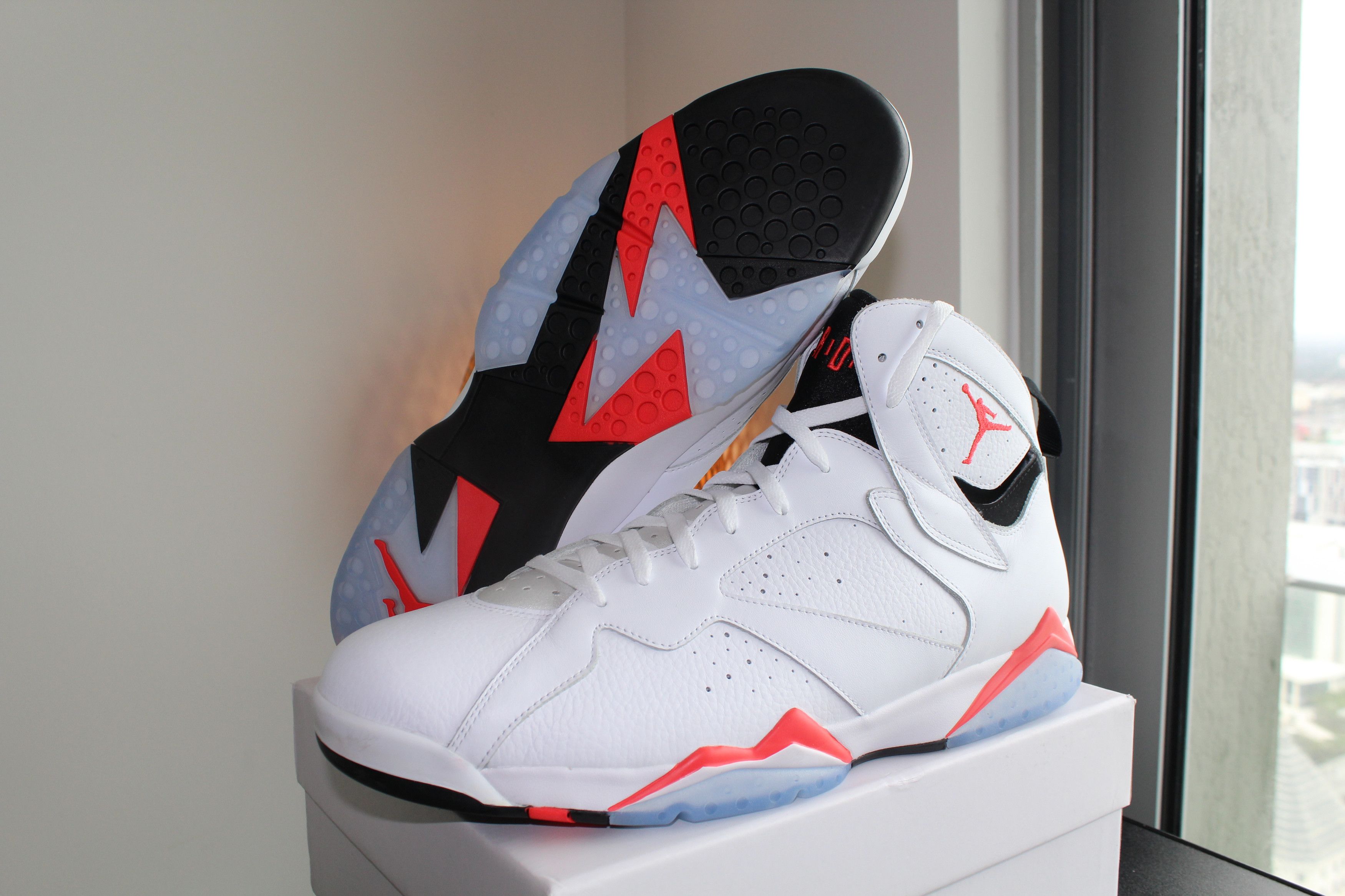 Jordan Brand Nike Jordan 7 Retro "White Infrared" White/Crimson Size 18 Size US 15 / EU 48 - 2 Thumbnail