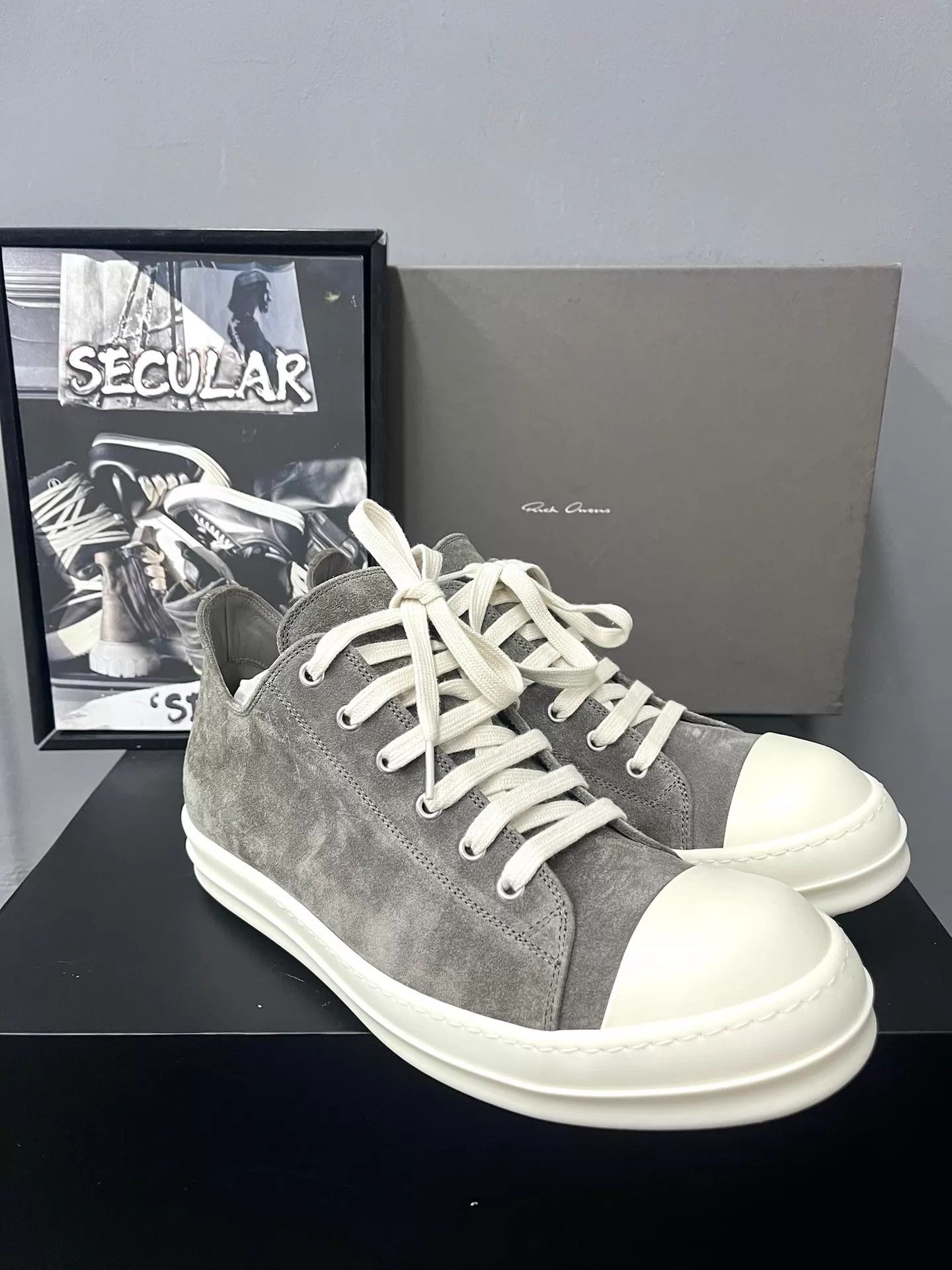 Rick Owens Rick Owens 26SS Light Grey Suede Low Sneakers K34 Size US 7 / EU 40 - 1 Thumbnail