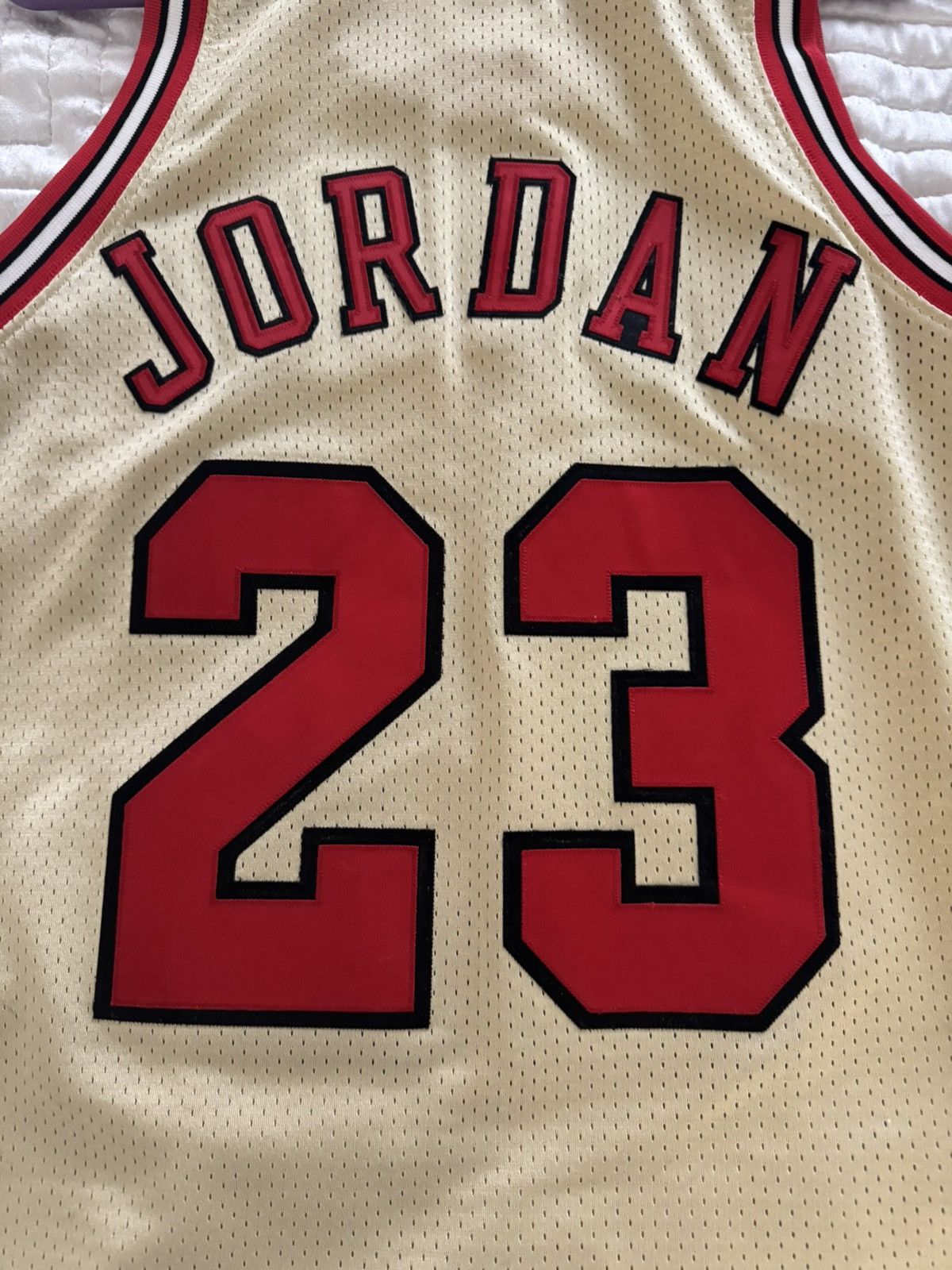 Mitchell & Ness Micheal Jordan Mitchess & News 95-96 Size US M / EU 48-50 / 2 - 2 Thumbnail