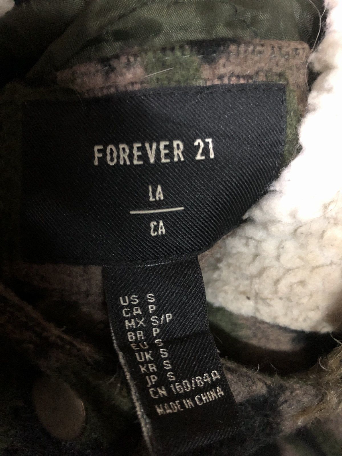 Forever 21 Forever 21 camouflage Faux Fur Parkas Size M / US 6-8 / IT 42-44 - 3 Thumbnail