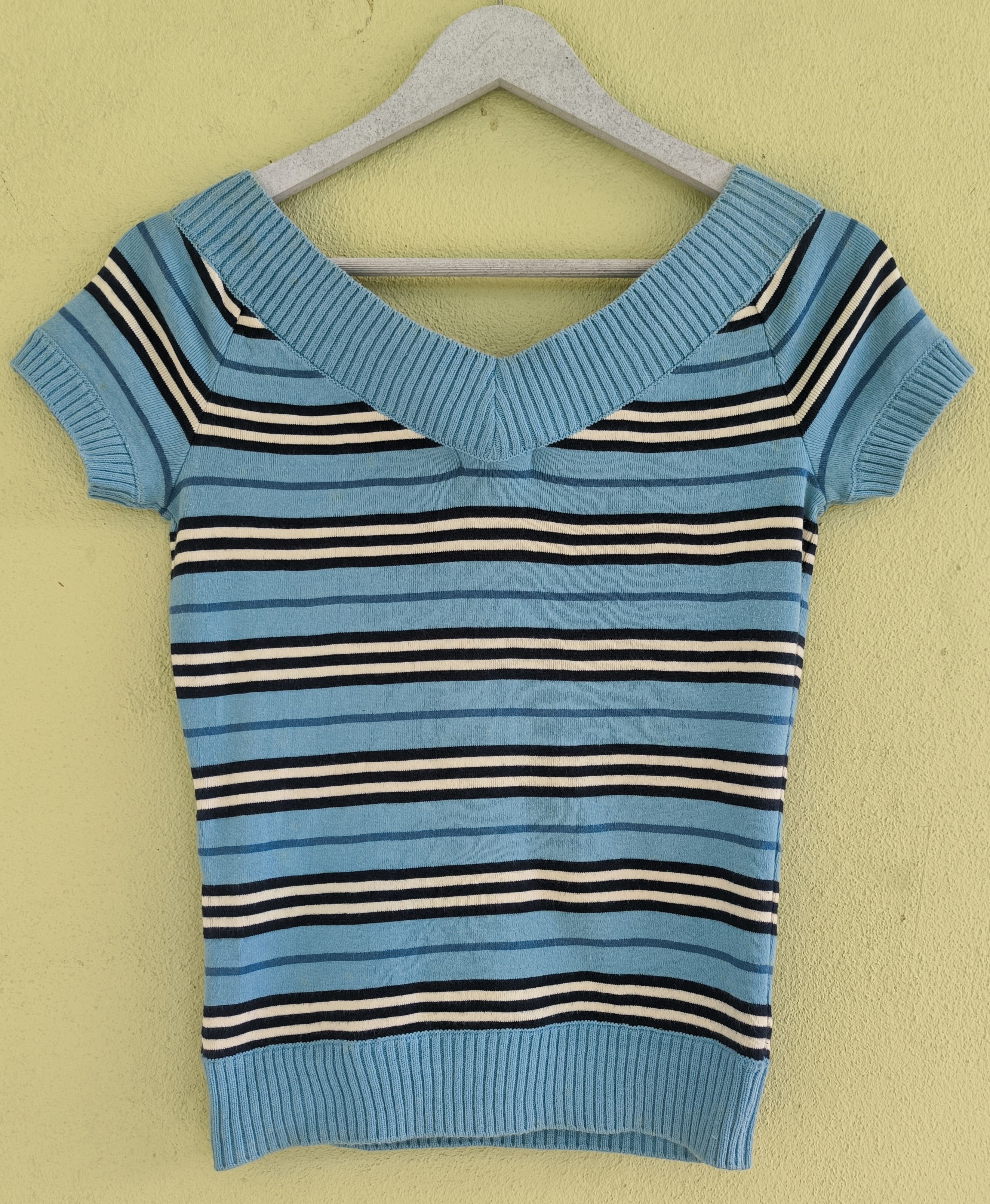 Burberry BURBERRY Blue Label striped v-neck short sleeve sweatshirt Size M / US 6-8 / IT 42-44 - 8 Thumbnail