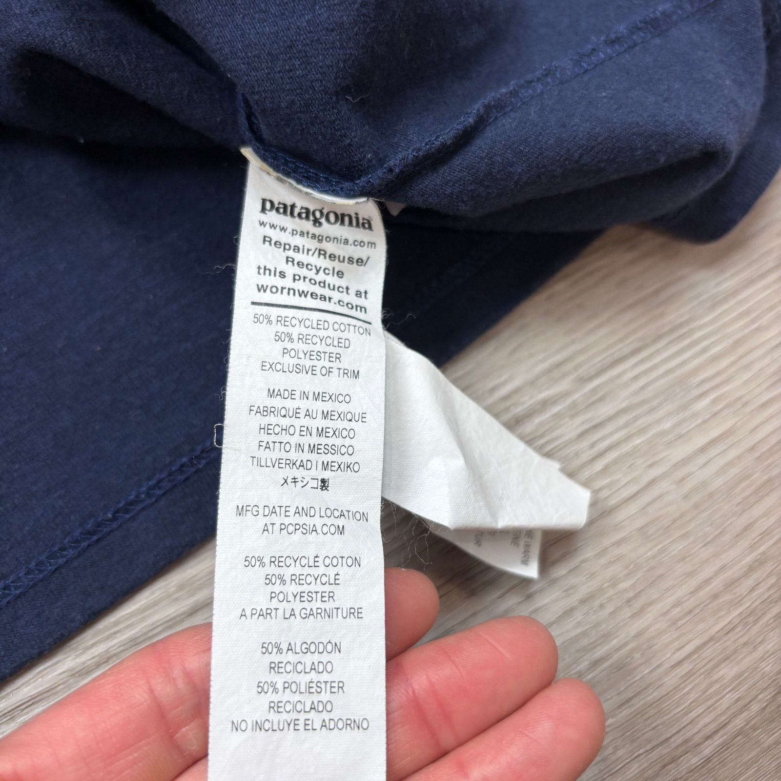 Patagonia Patagonia P-6 Logo Regular Fit Responsibili-tee Shirt Mens S Size US S / EU 44-46 / 1 - 8 Thumbnail