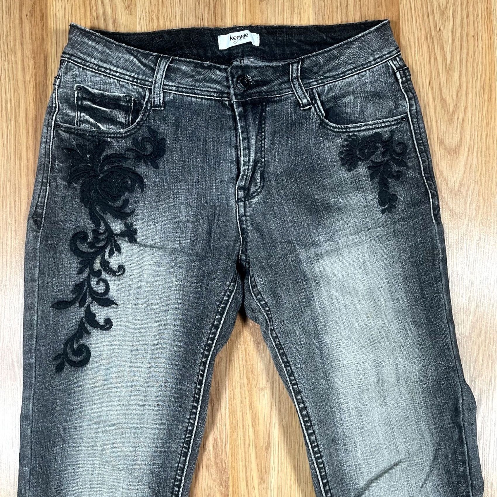 Vintage Kensie Jeans Women’s Skinny Black Denim Floral Embroidered Stretch Mid Rise Size 26" / US 2 / IT 38 - 2 Thumbnail