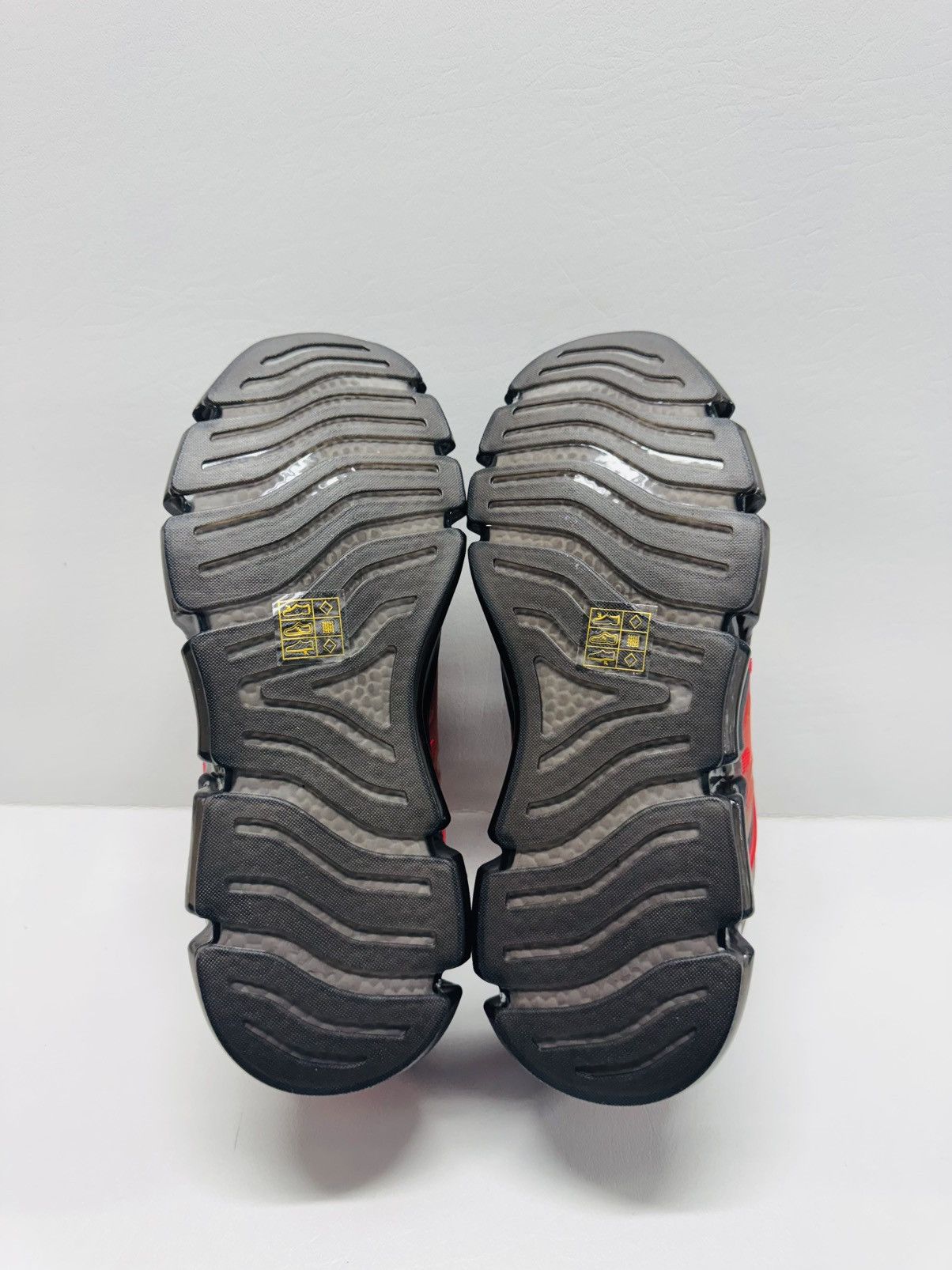 Other Mazino K-Arctic-212-D Black/Red Size US 5.5 / EU 38 - 6 Thumbnail