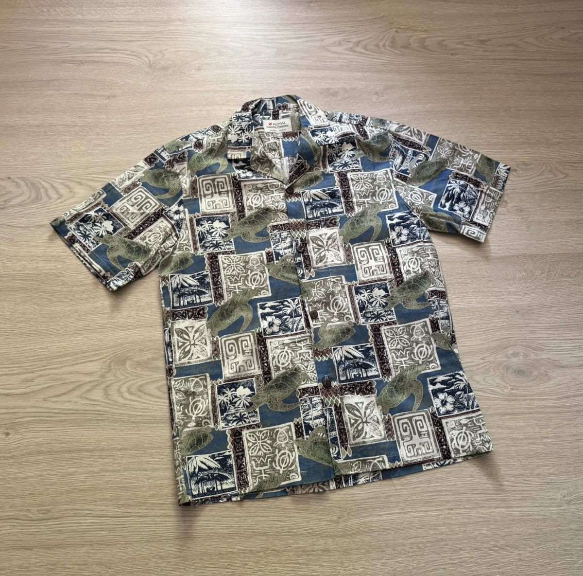 Vintage Vintage Royal Hawaiian Over Print Made In USA Shirt Size US S / EU 44-46 / 1 - 1 Thumbnail