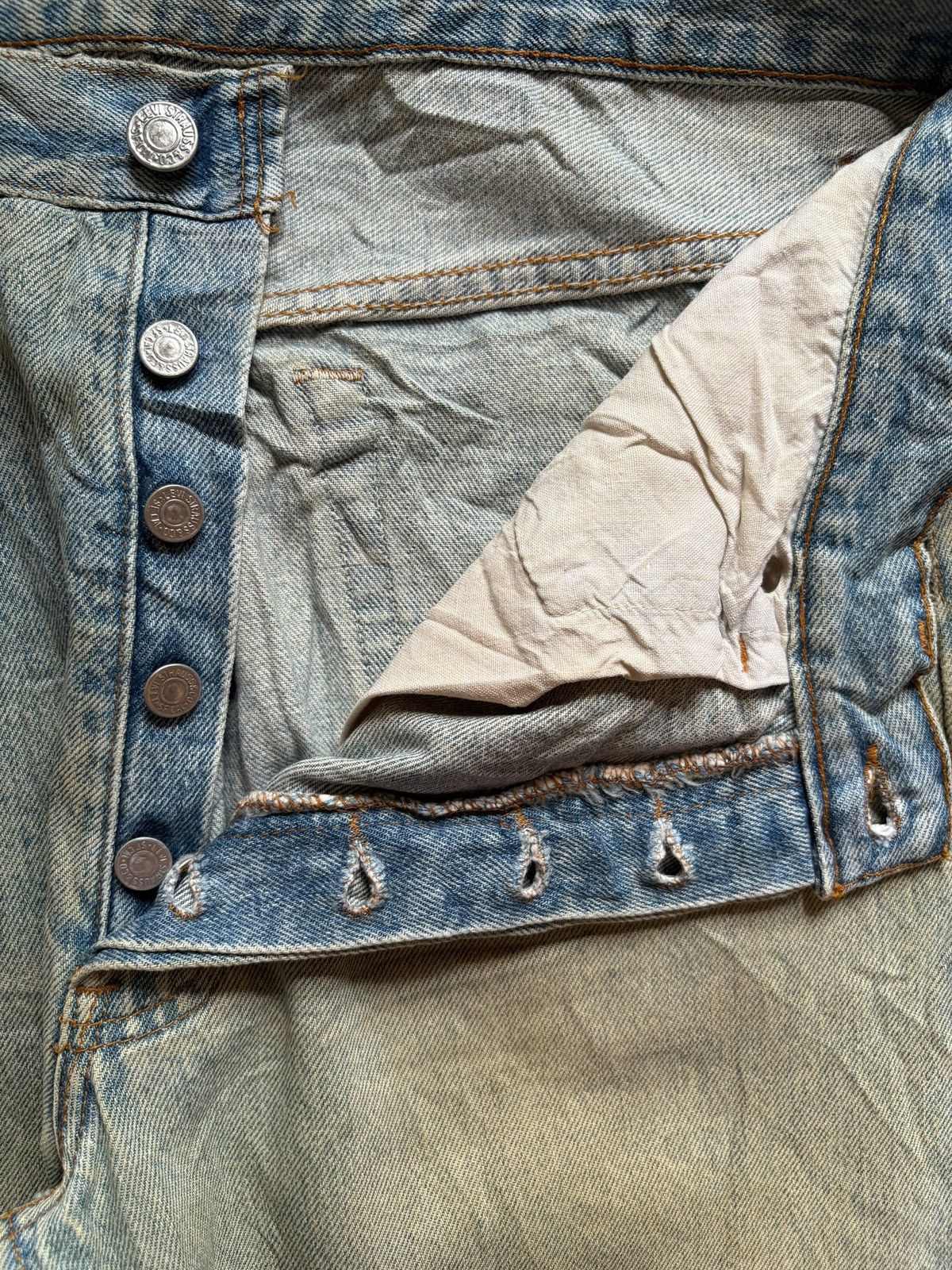 Levi's SALES🔥Vintage 90s Levis 501 Distressed Ripped Loose Jeans Size US 32 / EU 48 - 3 Thumbnail