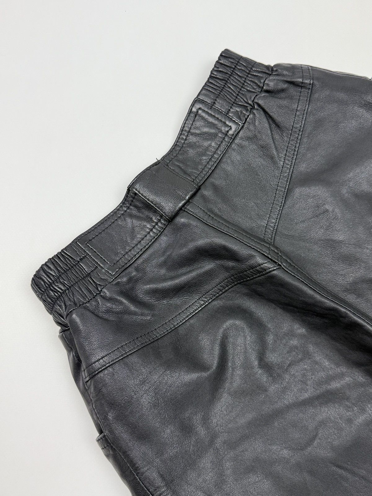 C&A 1990’s Vintage C&A Black Leather High Rise Bermuda Shorts Size 26" / US 2 / IT 38 - 7 Thumbnail