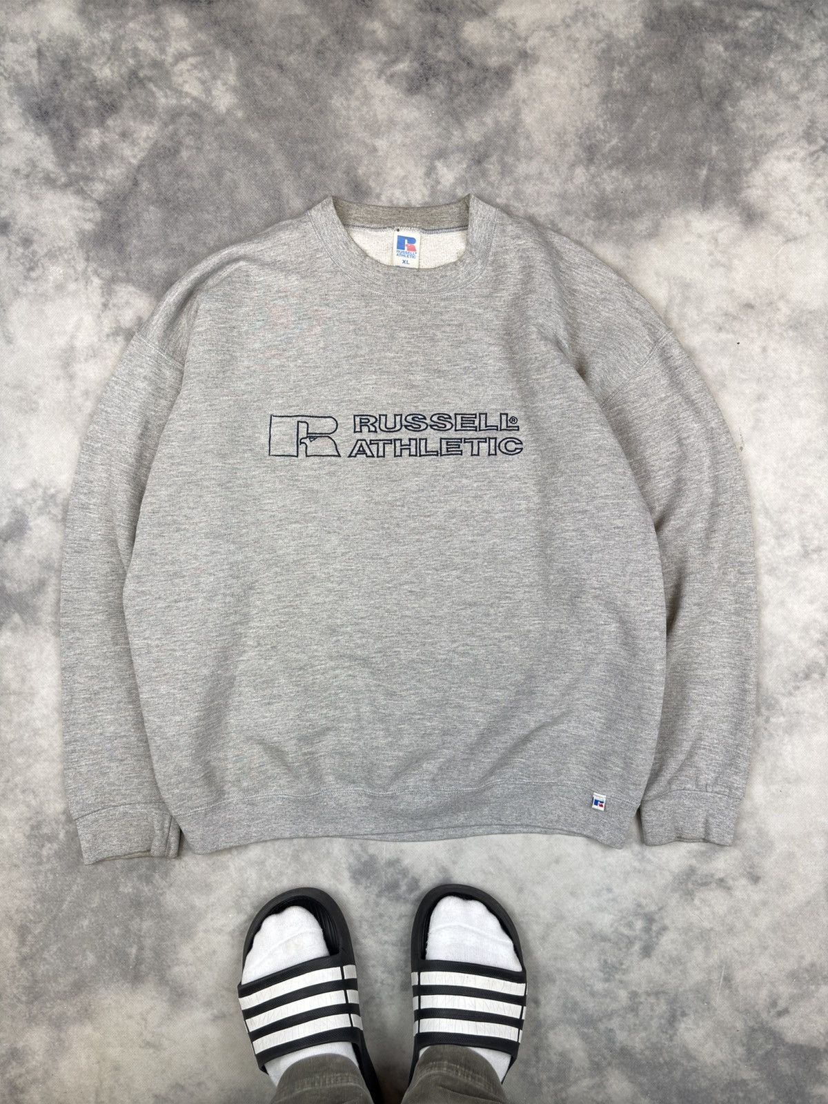 Other Vintage 90s Russell Athletic Grey Crewneck Sweatshirt Logo Size US XL / EU 56 / 4 - 1 Thumbnail