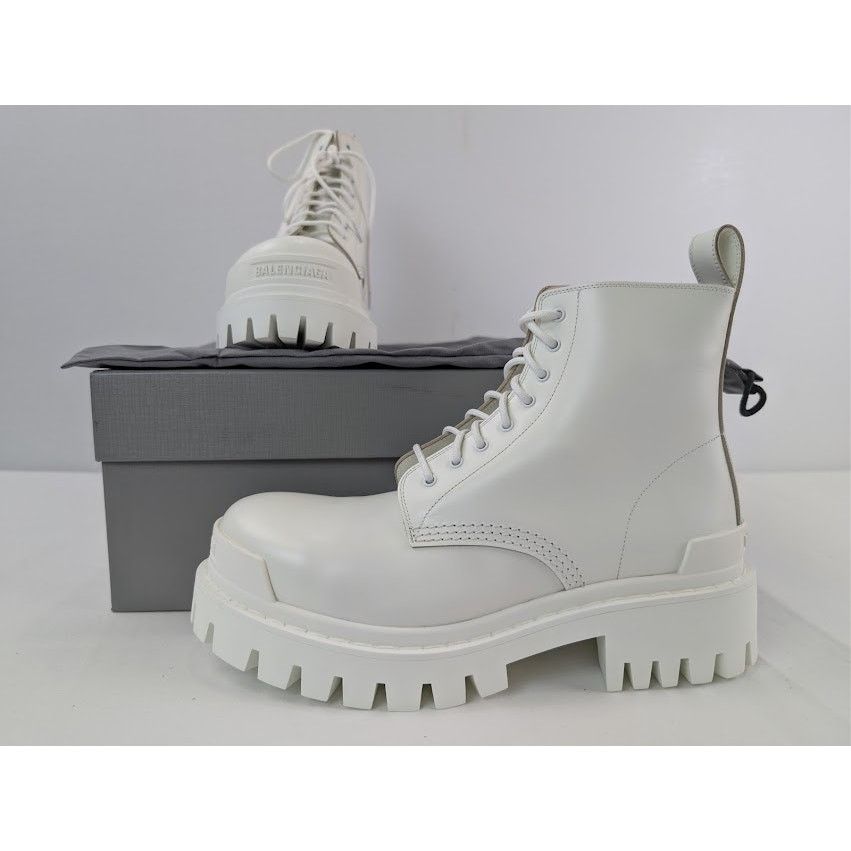 Balenciaga o1rshd1 Strike L20 Boots in Optic White Size US 7 / EU 40 - 18 Thumbnail