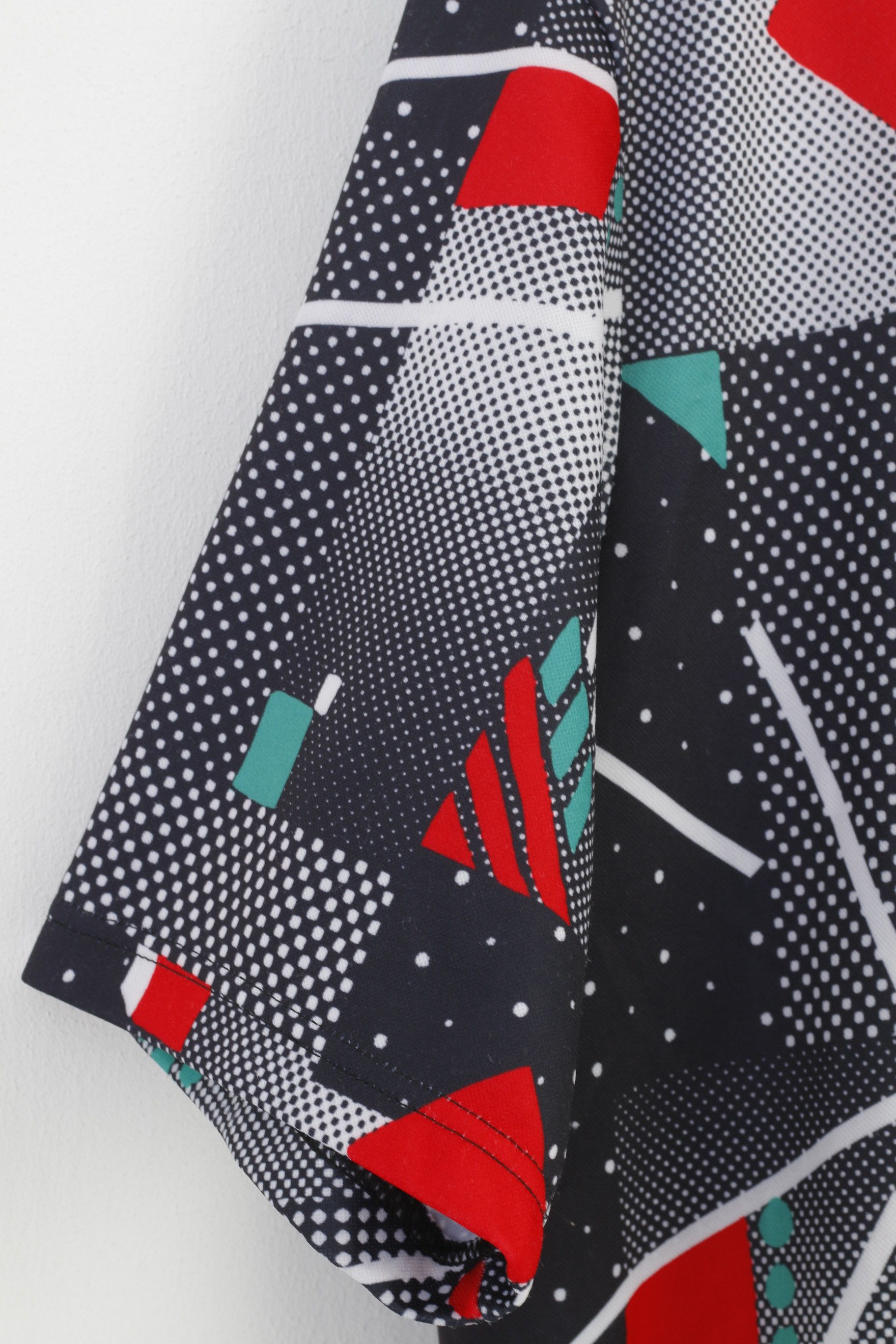 Vintage Vintage Men L Cycling Shirt Black Geometric Print 4133 Size US L / EU 52-54 / 3 - 3 Thumbnail