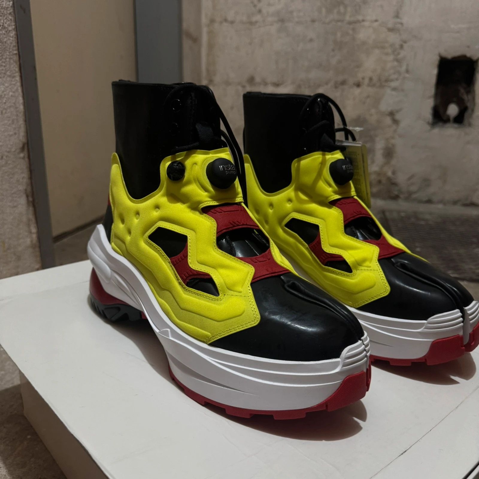 Maison Margiela × Reebok Maison Margiela x reebok tabi high sneakers boots Size US 11.5 / EU 44-45 - 2 Thumbnail