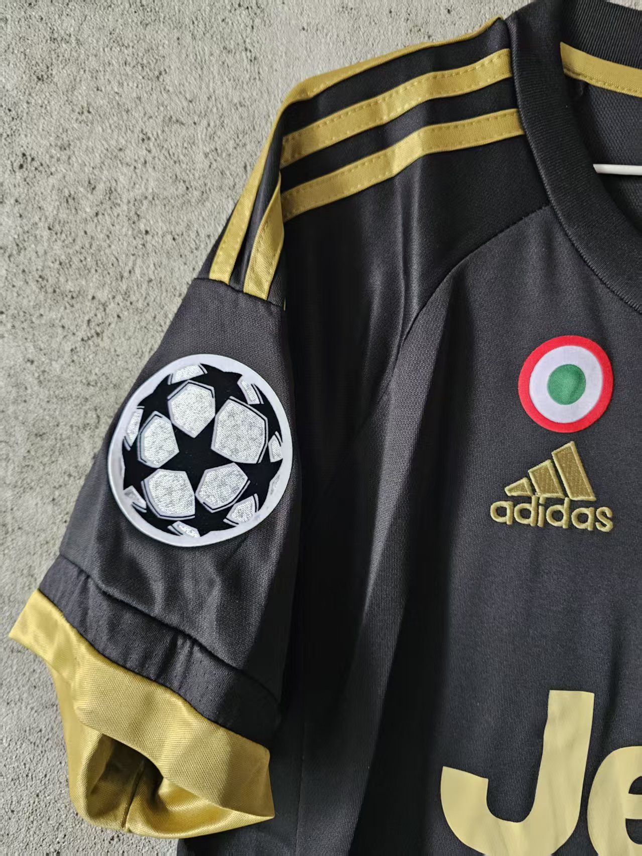 Other Vintage Juventus 6 Paul Pogba Soccer Jersey Size US L / EU 52-54 / 3 - 3 Thumbnail