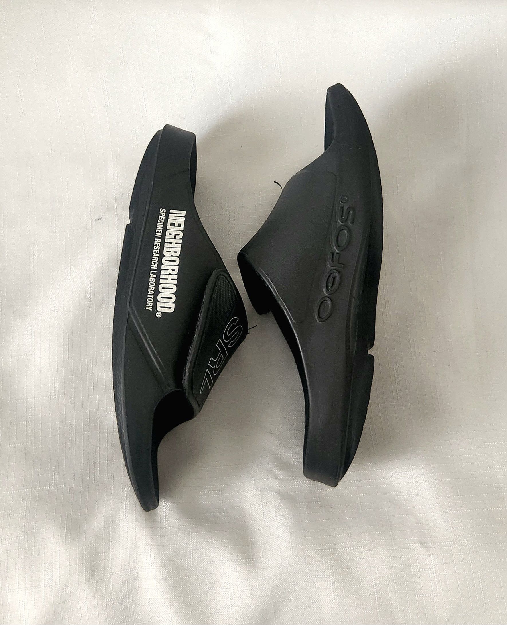 Neighborhood × OOF Wear Oofos x Neighborhood SRL Ooahh Sport Flex Black slippers Size US 7 / EU 40 - 4 Thumbnail