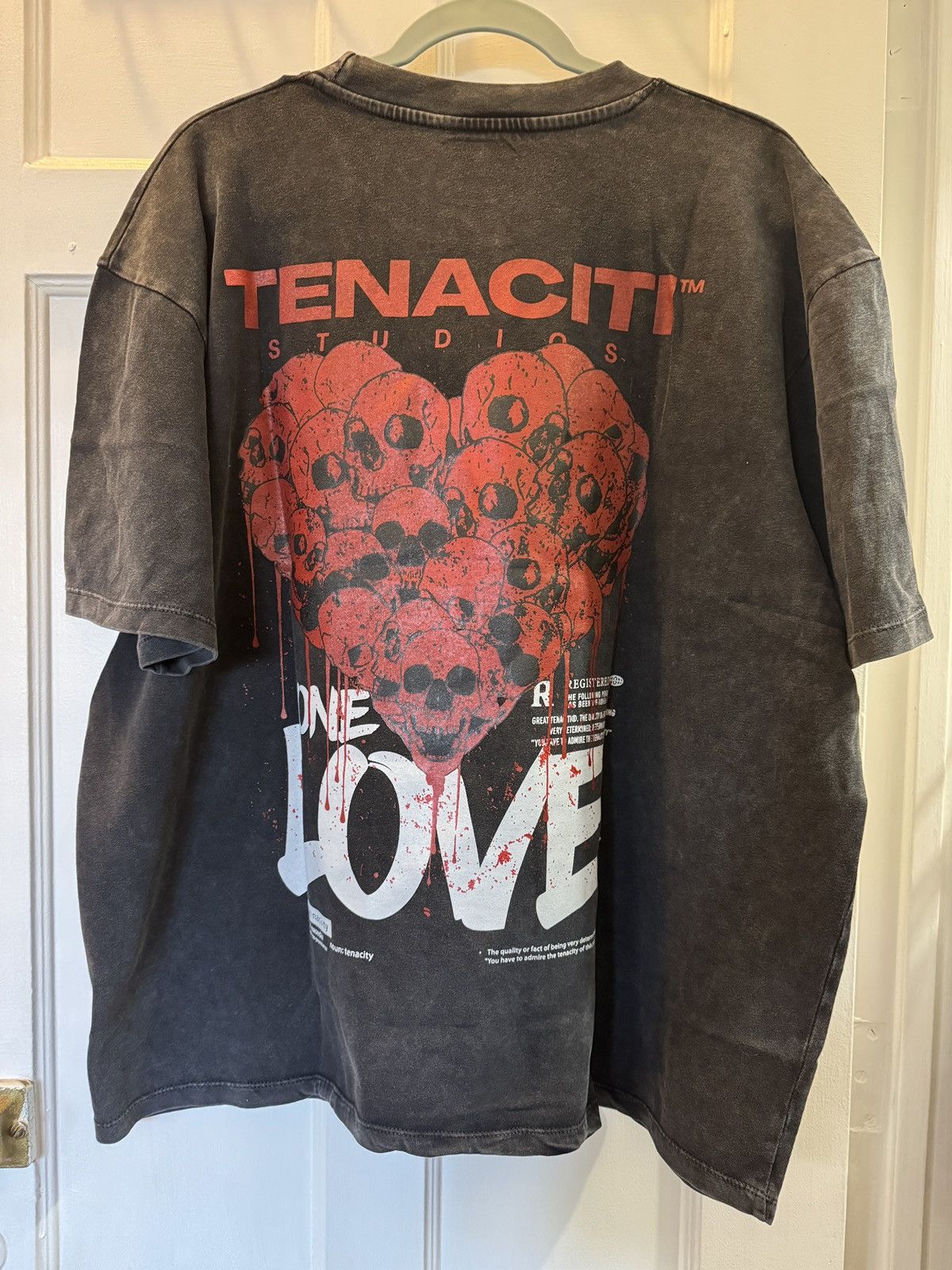 Other Tenaciti One Love Bleeding Skull Heart Distressed Tee Size US XXL / EU 58 / 5 - 1 Thumbnail