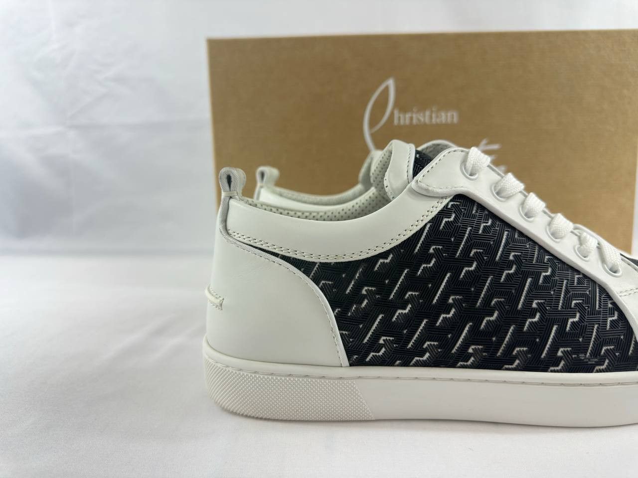 Christian Louboutin Christian Louboutin Rantulow Orlato Flat Sneakers Size US 9 / EU 42 - 2 Thumbnail