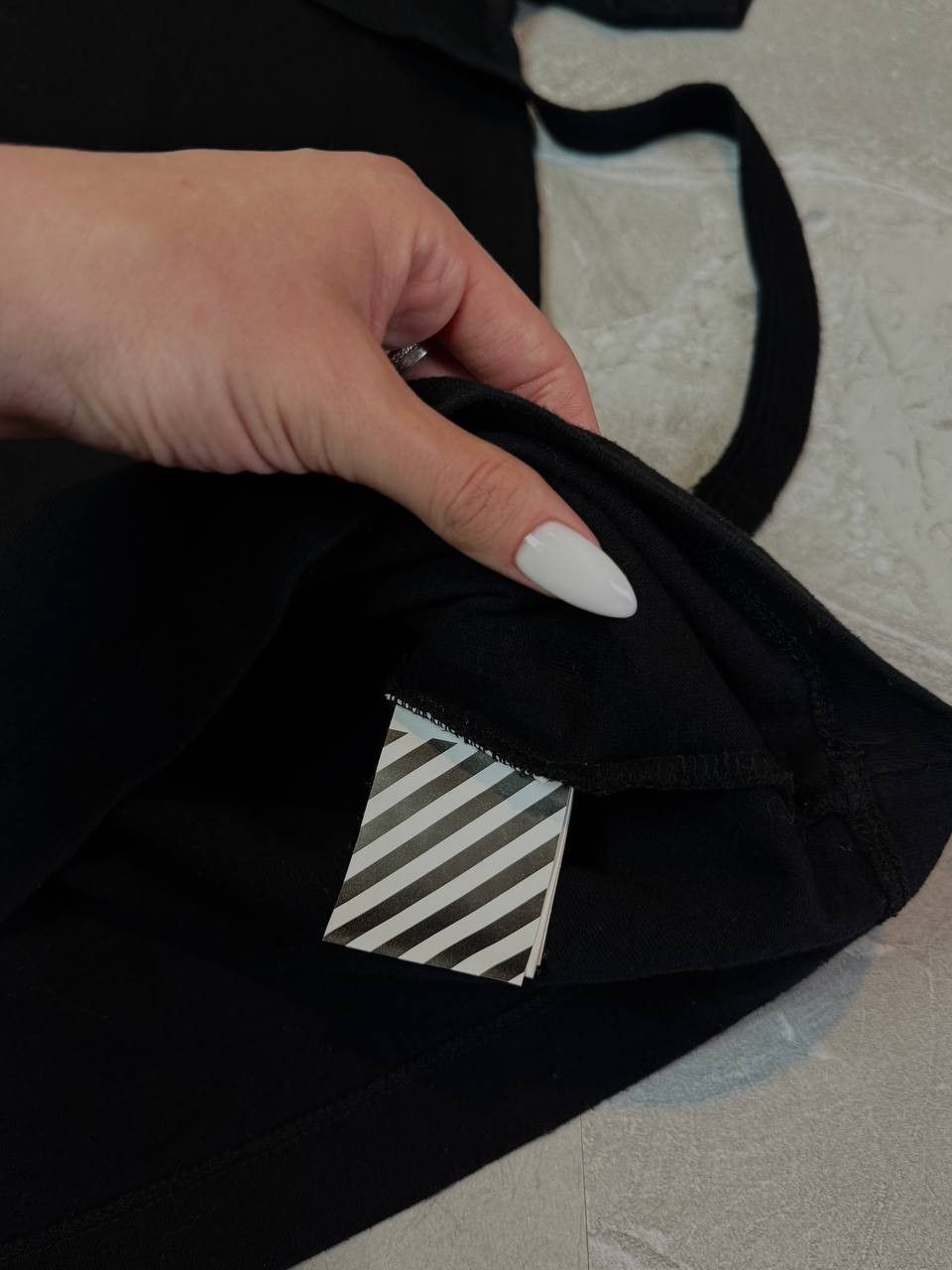 Off-White Off-White Black Graphic T-Shirt Size XXS Fits S Size US XXS / EU 40 - 6 Thumbnail