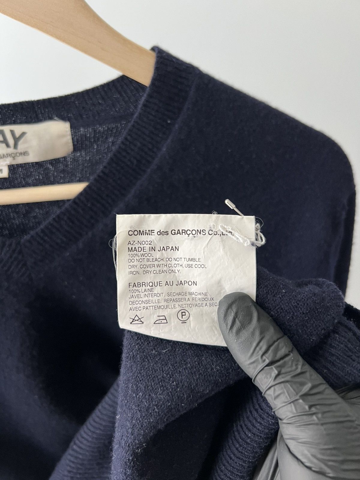Comme des Garcons Comme des Garçons Blue PLAY V-neck Sweater Japan Medium Size US M / EU 48-50 / 2 - 18 Thumbnail