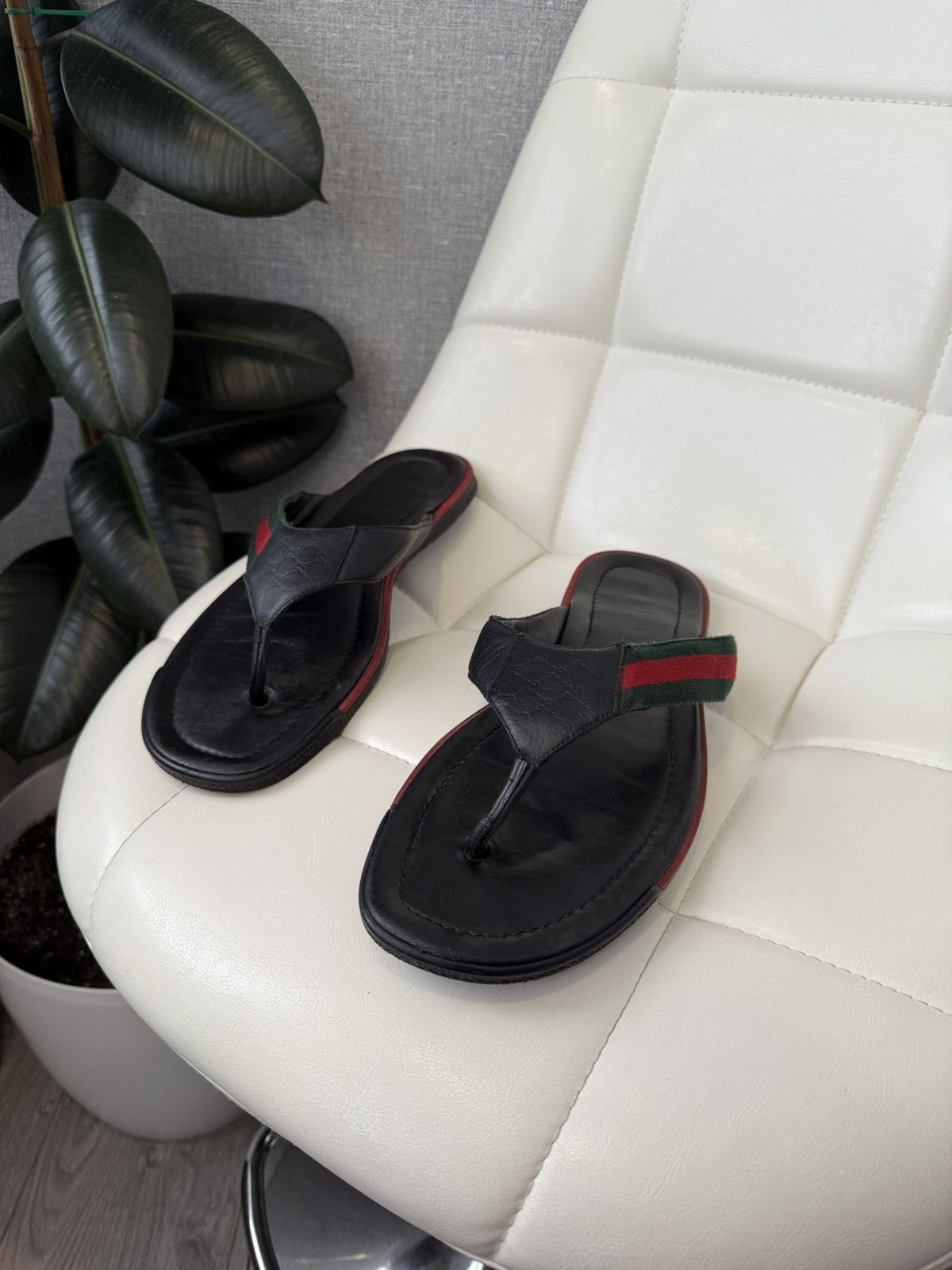 Gucci Gucci Black Leather Flip Flops Sandals GG Web Stripe Slides Size US 11 / EU 44 - 2 Thumbnail