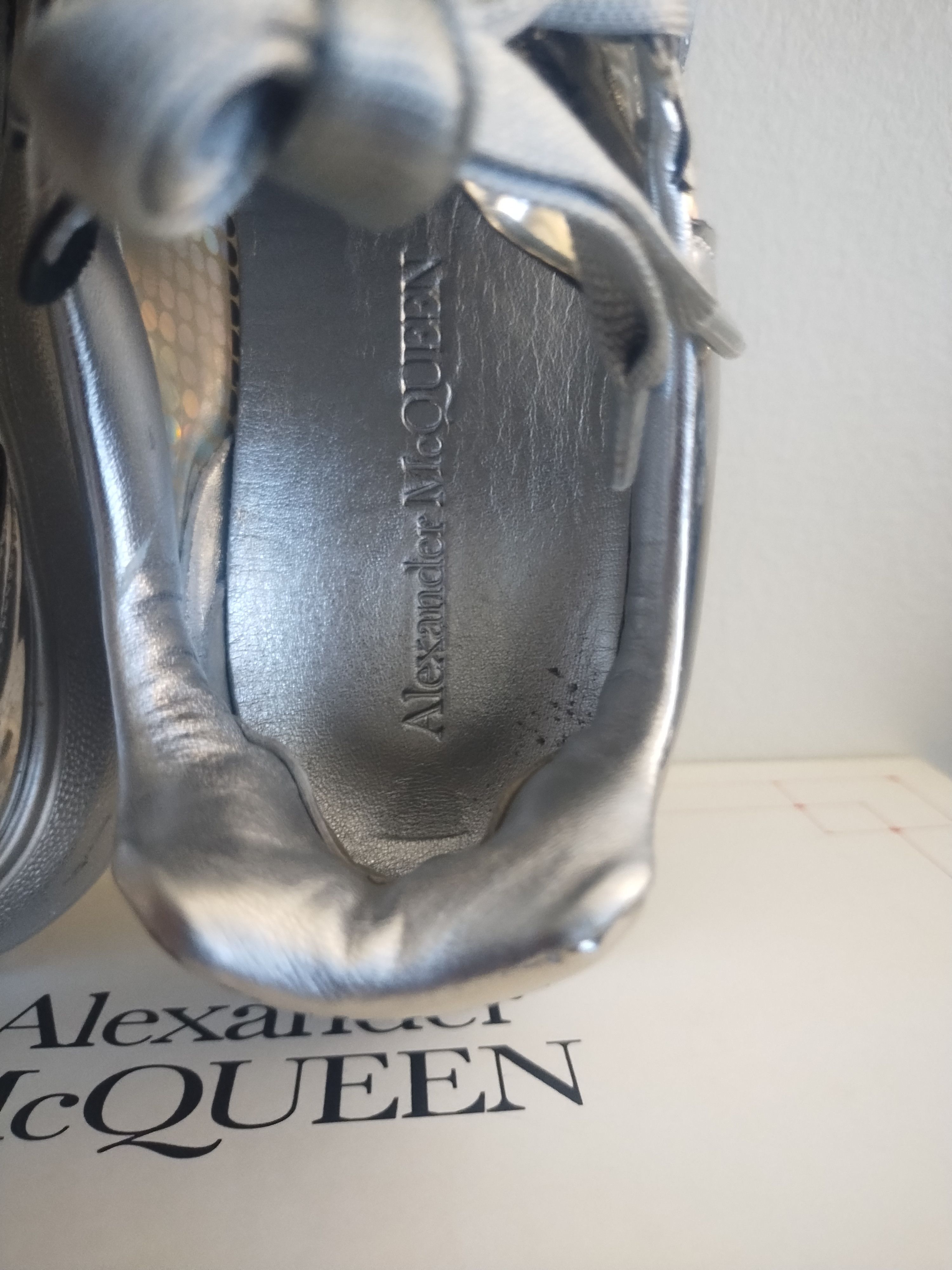 Alexander McQueen Alexander McQueen Silver Metallic Court Trainers - Size 38 Size US 8 / IT 38 - 6 Thumbnail