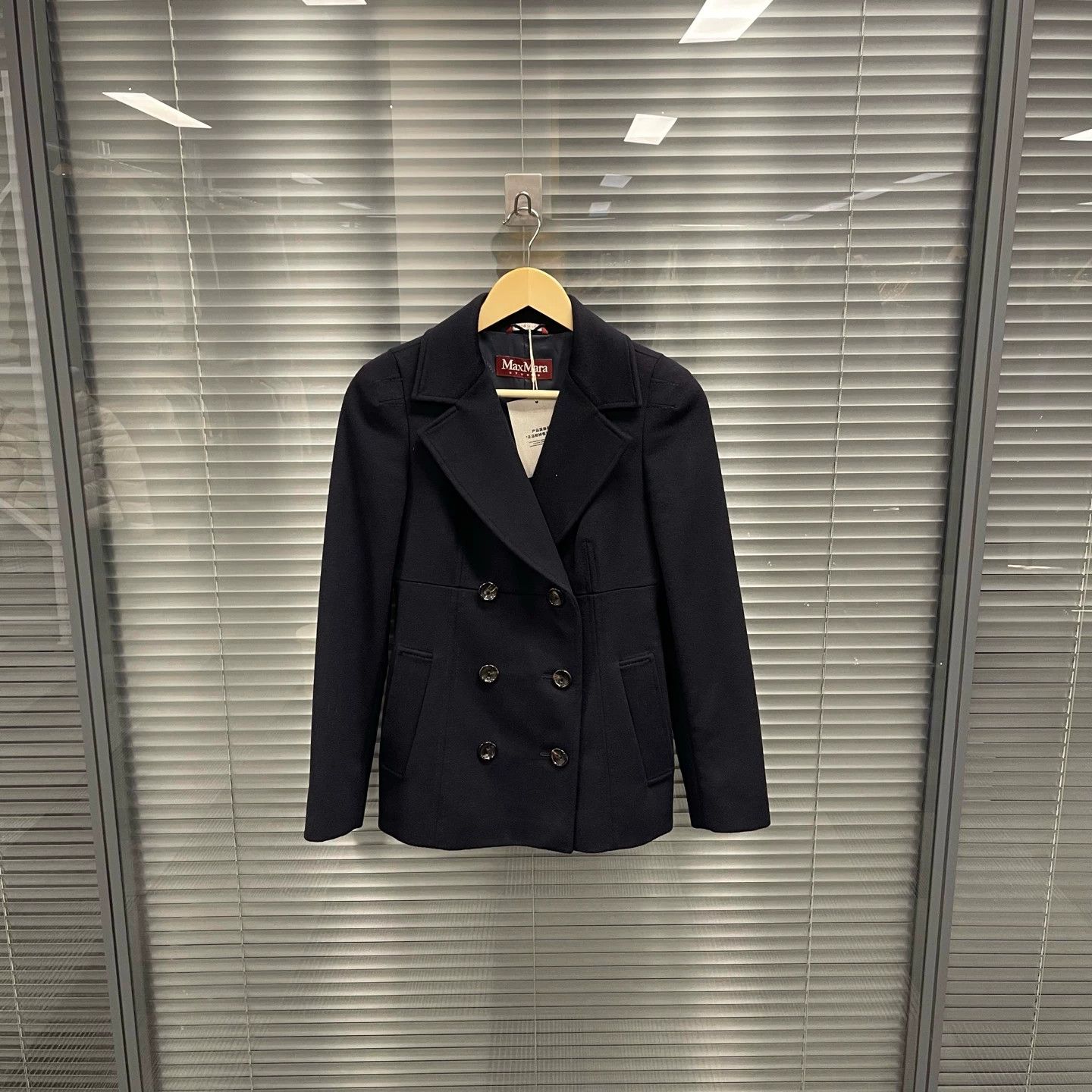 Max Mara Max Mara Navy Camel Hair Short DB Lapel Coat 34 Size XS / US 0-2 / IT 36-38 - 1 Thumbnail