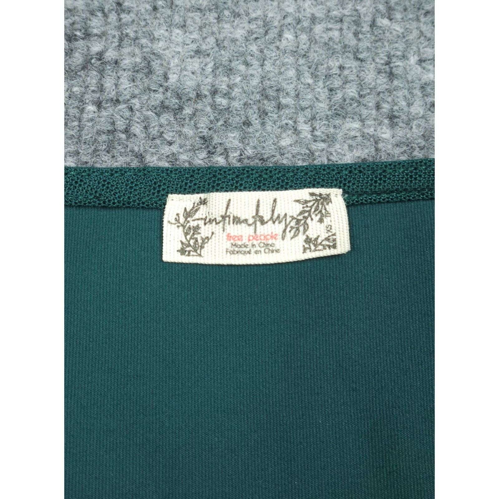 Free People Free People Shirt Top Women's XS Green Stretch V-Neck Short Sleeve Casual Slim Basic T-Shirt Women XS Green Stretch Size XS / US 0-2 / IT 36-38 - 5 Thumbnail