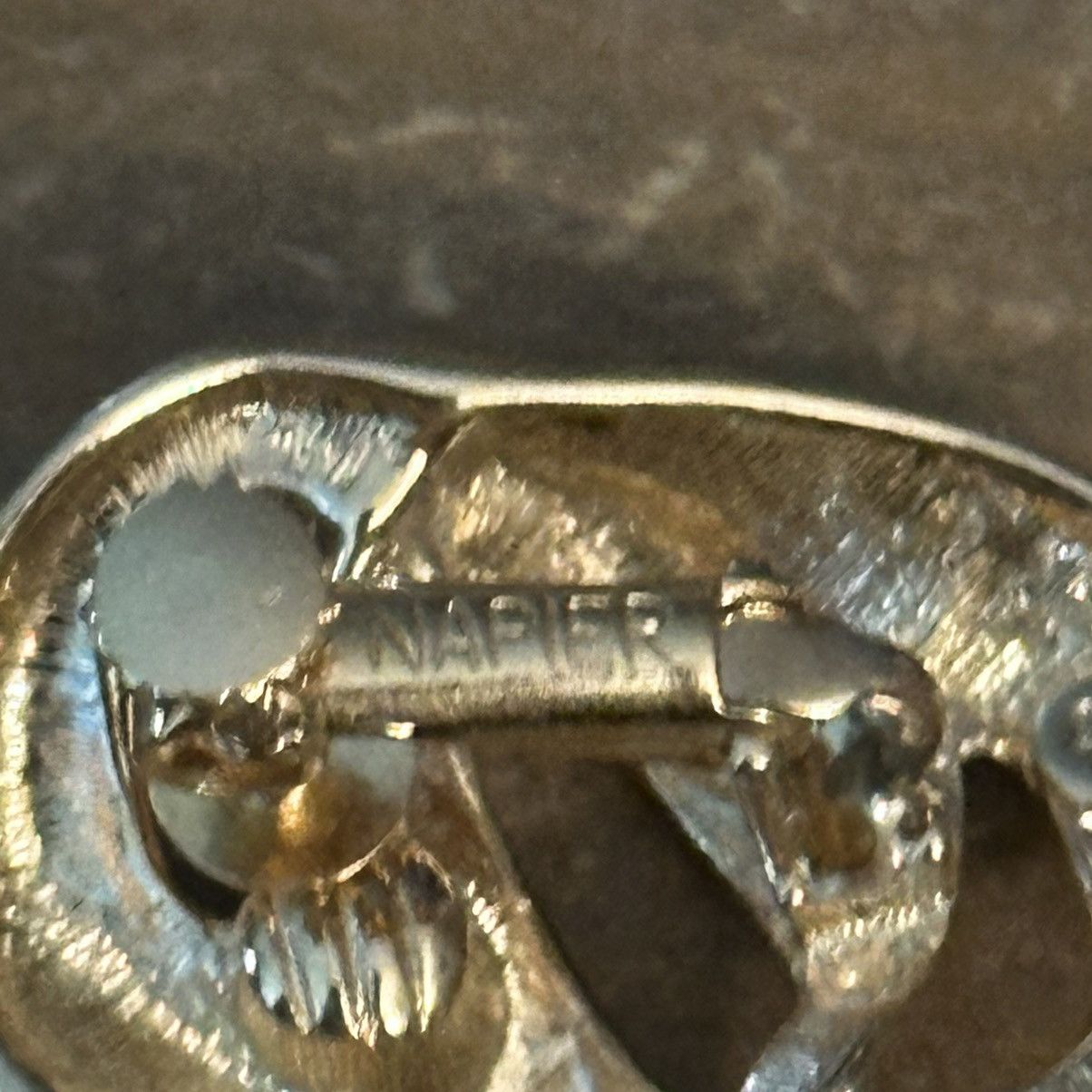 Other × Vintage Vintage Napier gold tone chain link clip on earrings Size ONE SIZE - 4 Thumbnail