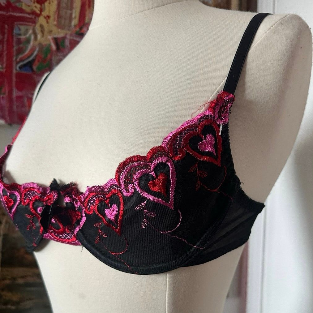 Other unbranded pink heart black embroidered bra Size ONE SIZE - 2 Thumbnail