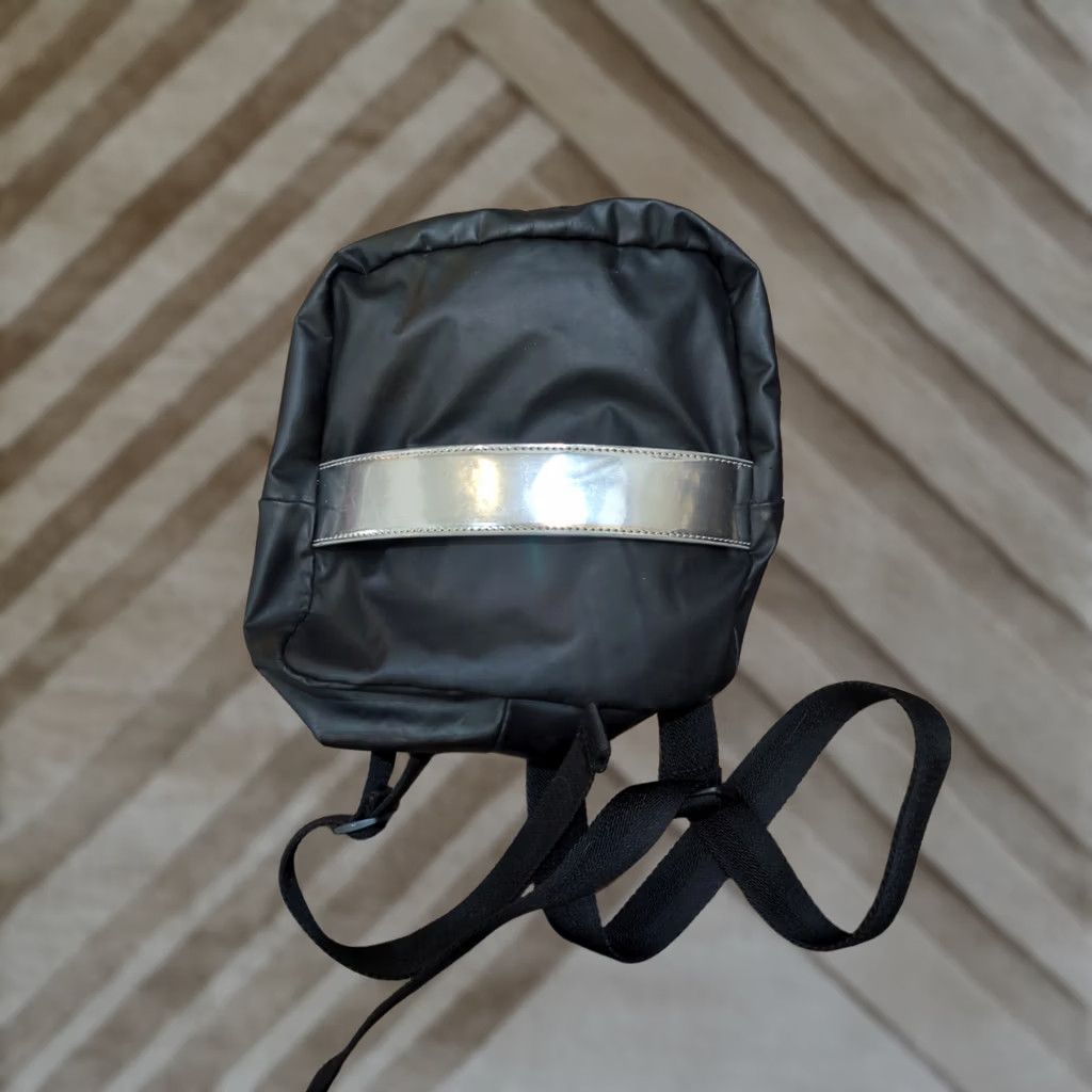 Vintage VINTAGE Mm6 Maison Margiela Rucksack Shoulder Women Bag Limited Edition (Medium) Black Logo Official Mm6 Maison Margiela Women Bag Mens? Size ONE SIZE - 1 Thumbnail