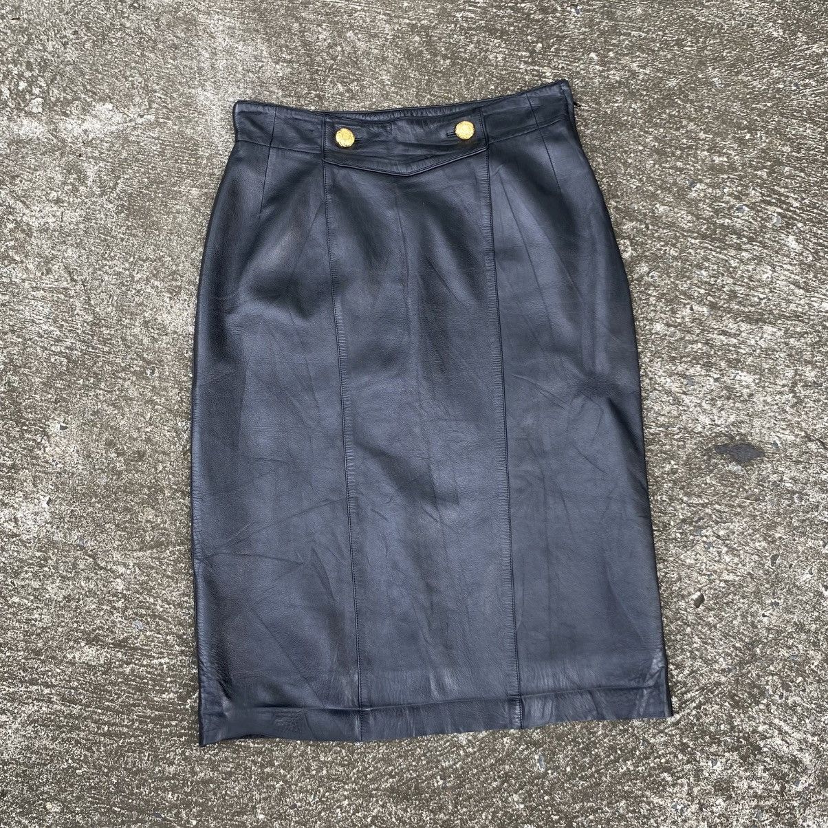 Loewe Loewe Black Leather Skirt with Side Zipper Size 30" / US 8 / IT 44 - 1 Thumbnail