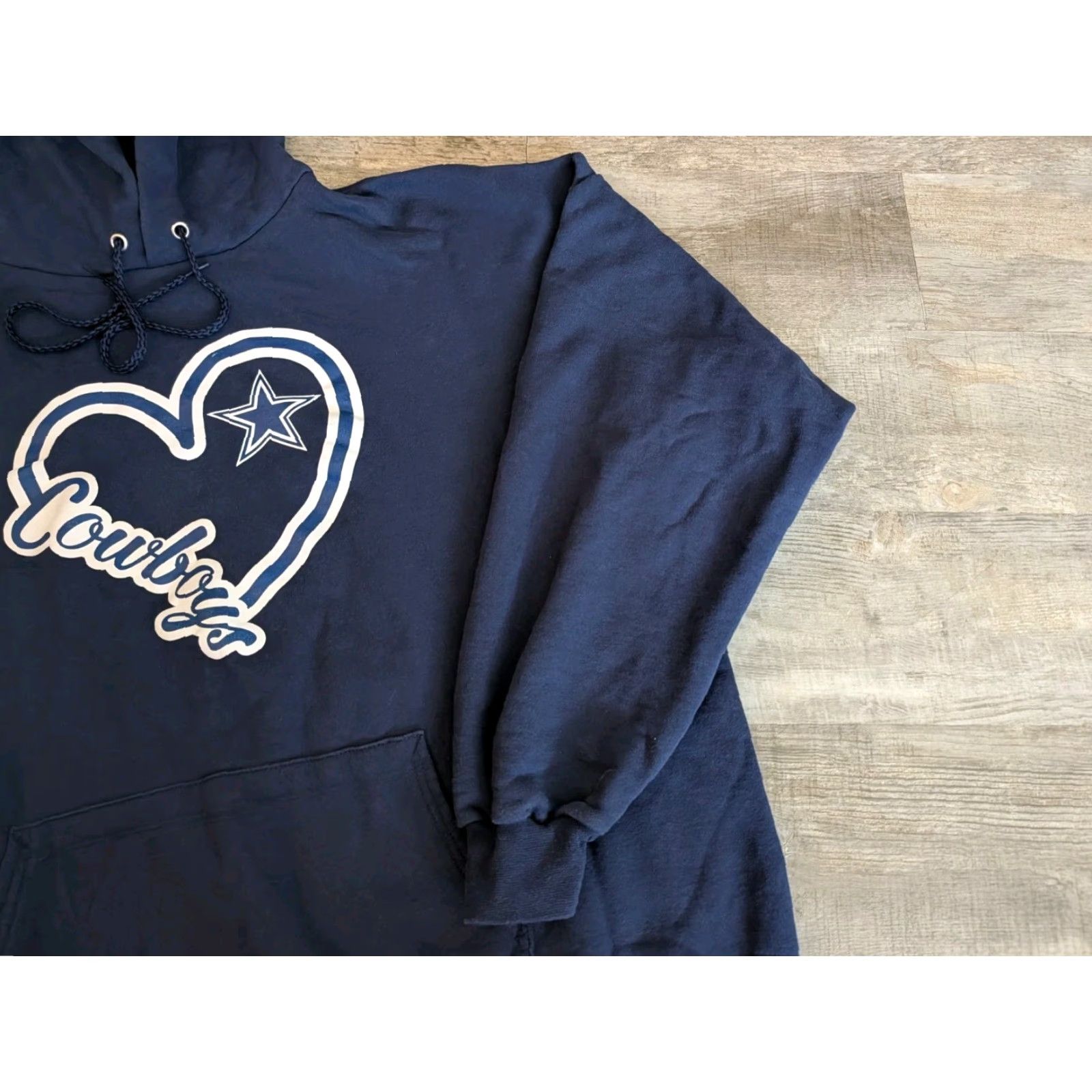 Hanes VINTAGE Hanes Dallas Cowboys Hoodie Navy Blue XL Men Pullover Hooded Graphic Logo Heart Print Crewneck Cotton Fleece Pockets.Mens Size US XL / EU 56 / 4 - 3 Thumbnail