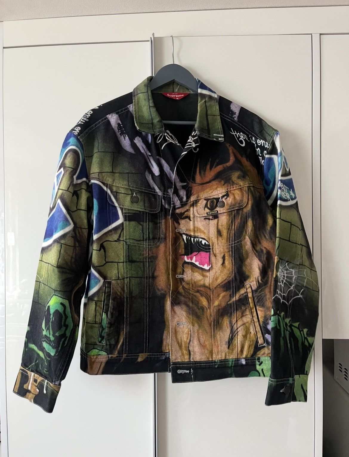 Supreme SUPREME LION TRUCKER JACKET Size US L / EU 52-54 / 3 - 1 Thumbnail