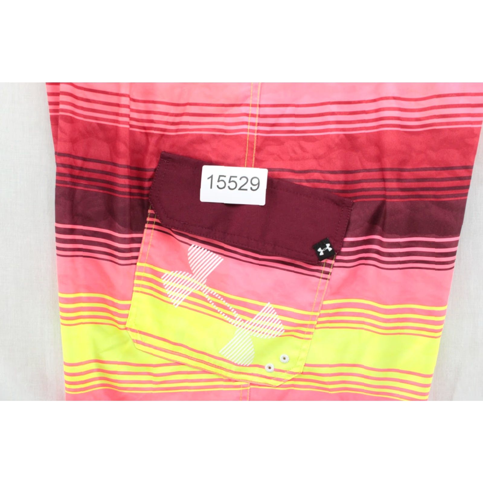 Under Armour Under Armour Board Shorts Men Size 34 Multicolor Beachy 1257781 Striped Cargo Pocket Drawstring 10" Inseam Regular Mens Size US 34 / EU 50 - 7 Thumbnail