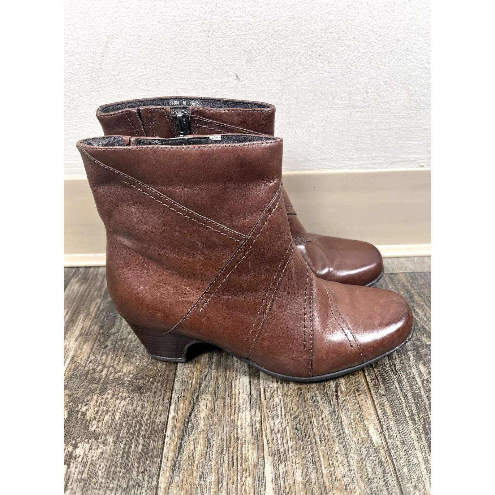 Clarks Clark’s Flora Brown Leather Zip Ankle Boots Women’s Size 7 Boots Size US 7 / IT 37 - 2 Thumbnail