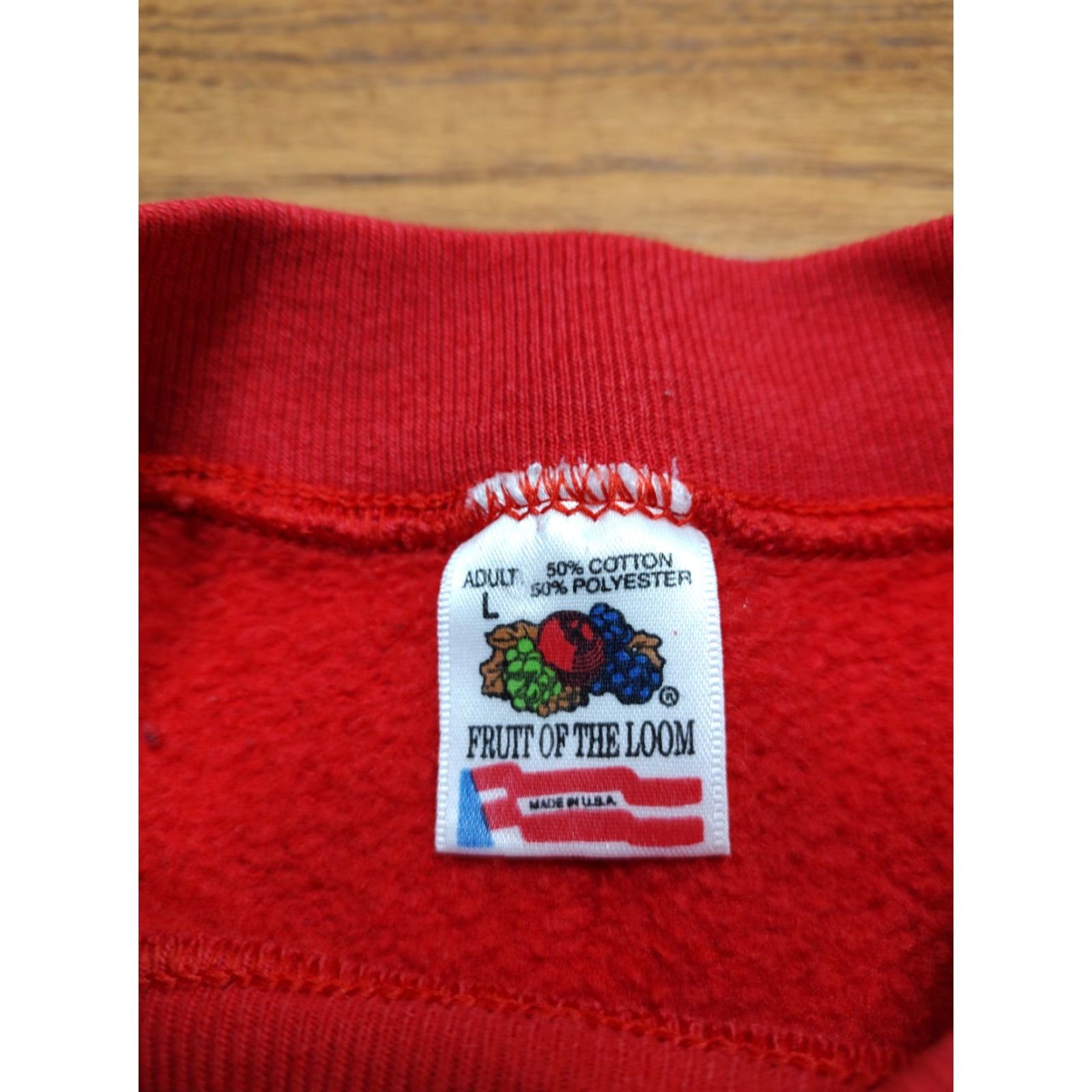 Fruit Of The Loom VINTAGE Fruit of the Loom Sweatshirt Crewneck Unisex Adults Red 1994 90s Christmas Jesus USA L Size US L / EU 52-54 / 3 - 5 Thumbnail